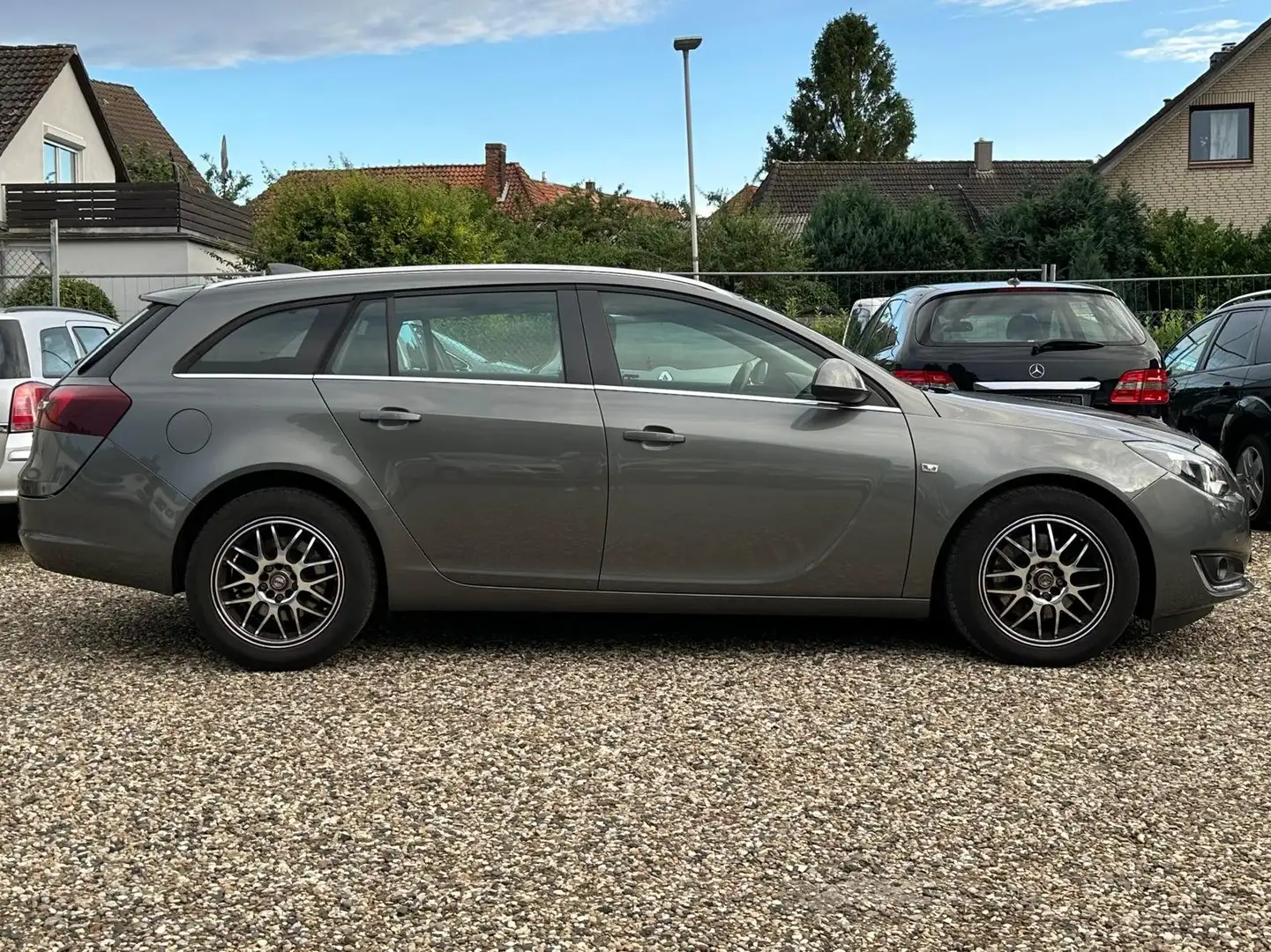Opel Insignia 2.0 CDTI Edition Scheckheft Navi Xenon PDC Klima Gris - 2