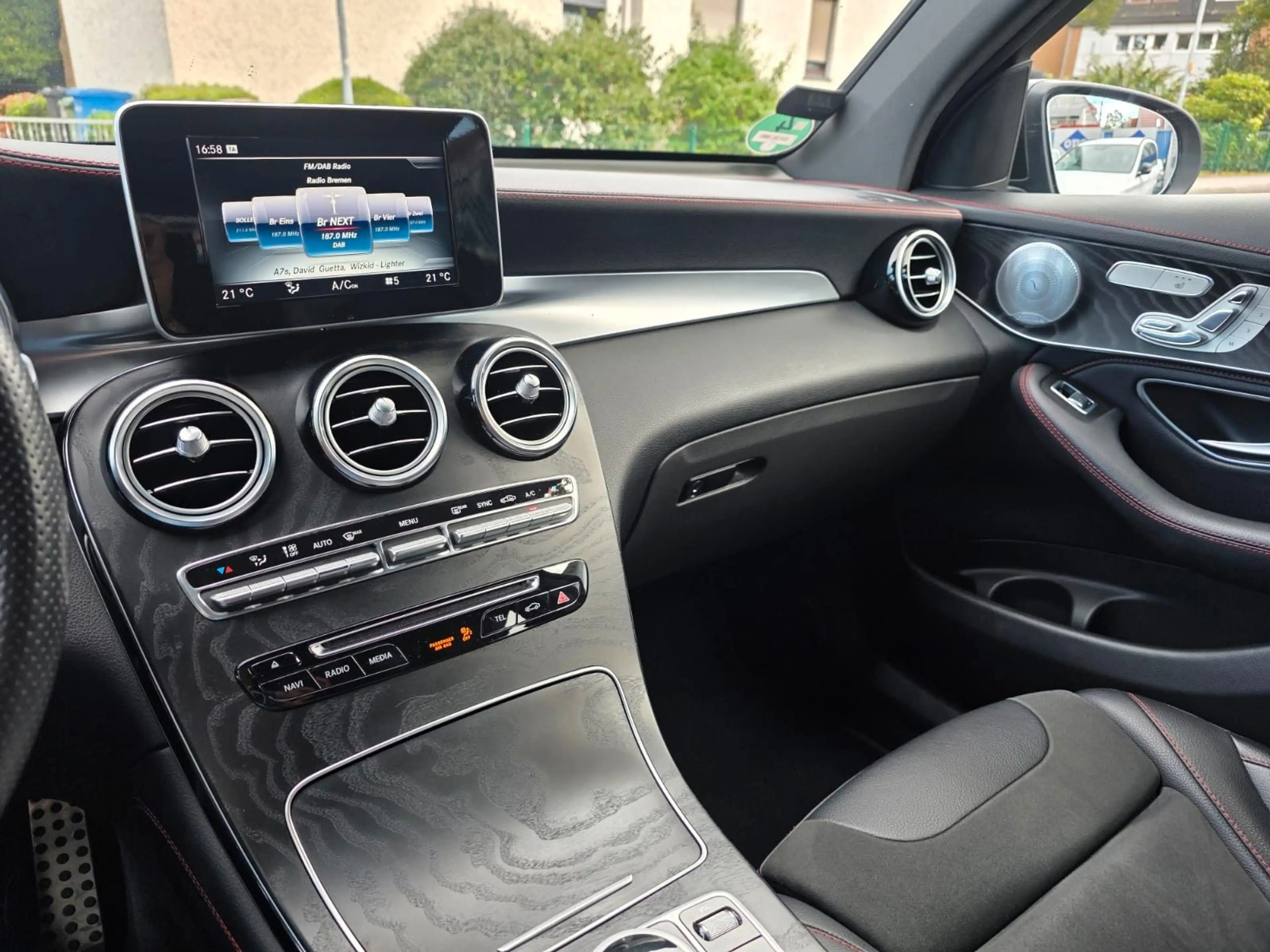 Mercedes-Benz GLC 43 AMG Coupe 4Matic/360°/Night-Paket/AHK/ — photo 13