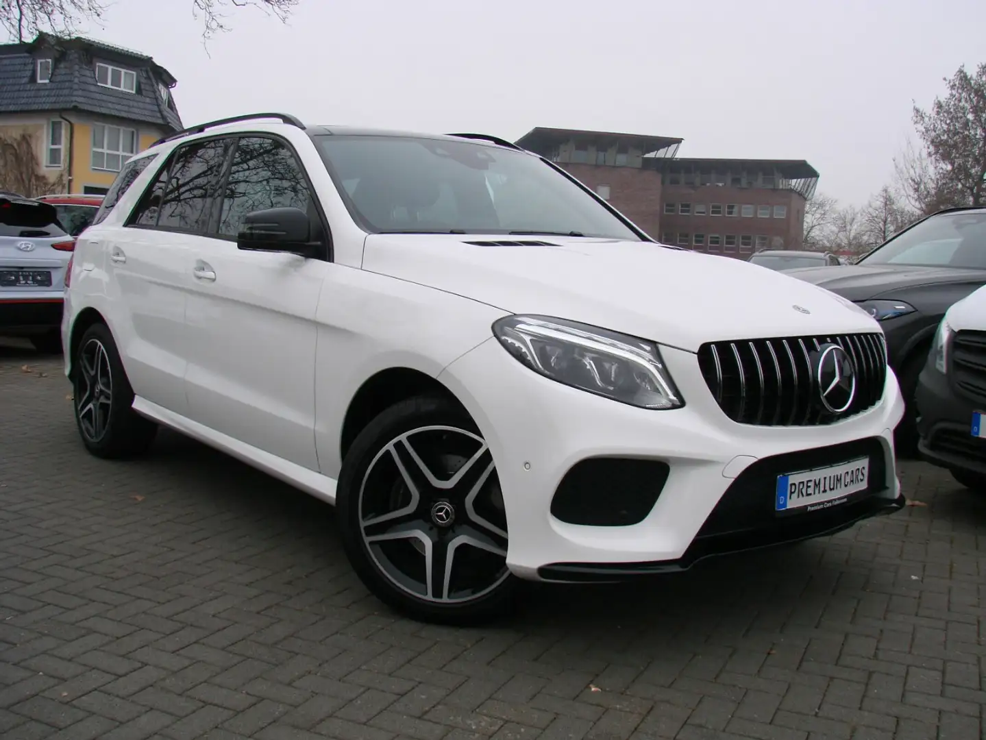 Mercedes-Benz GLE 350 AMG Night 360° Distronic+ H&K Panorama Weiß - 1