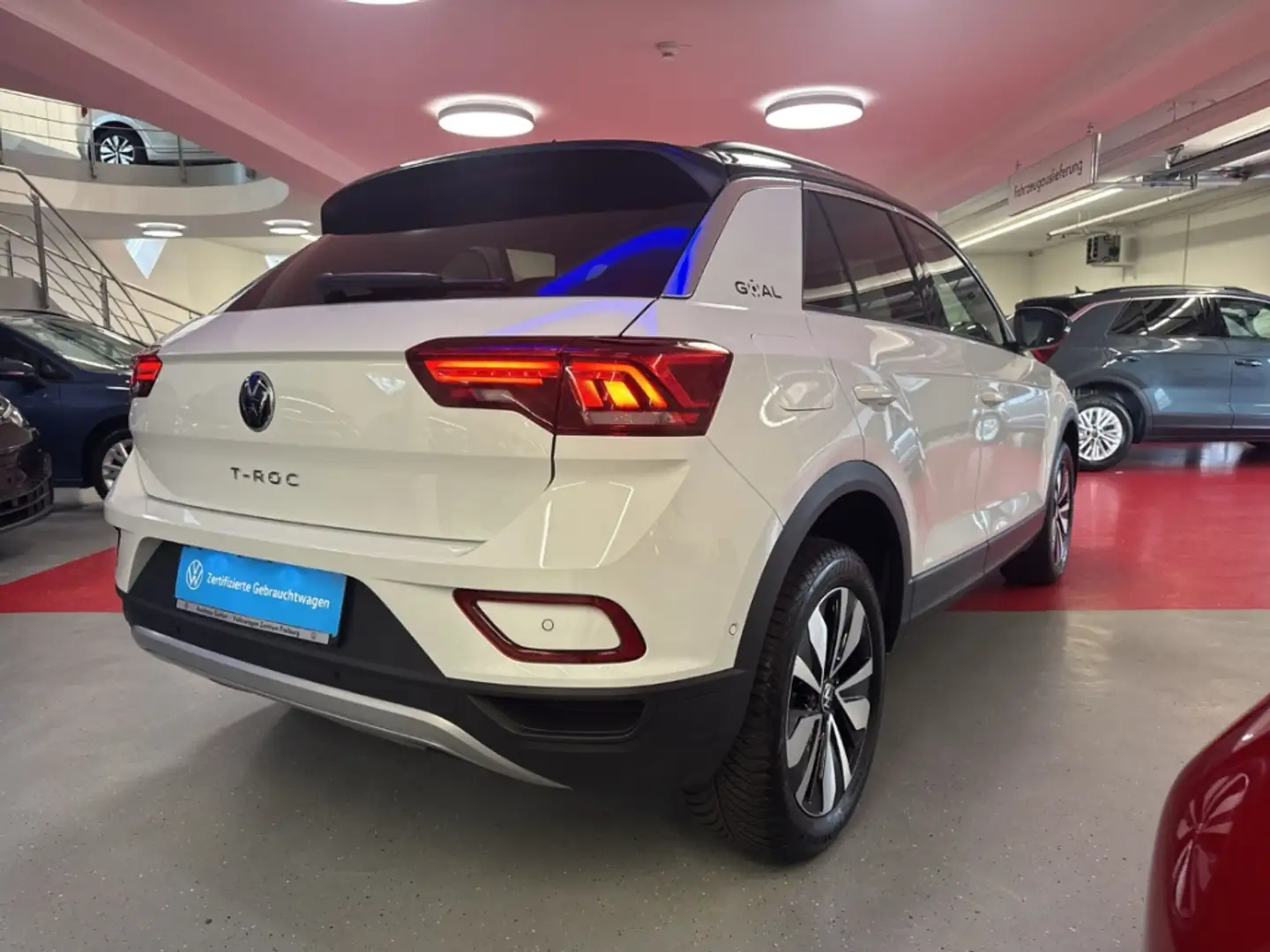 Volkswagen T-Roc Goal 2.0 TDI DSG AHK Navi ACC Rückfahrkamera Weiß - 2