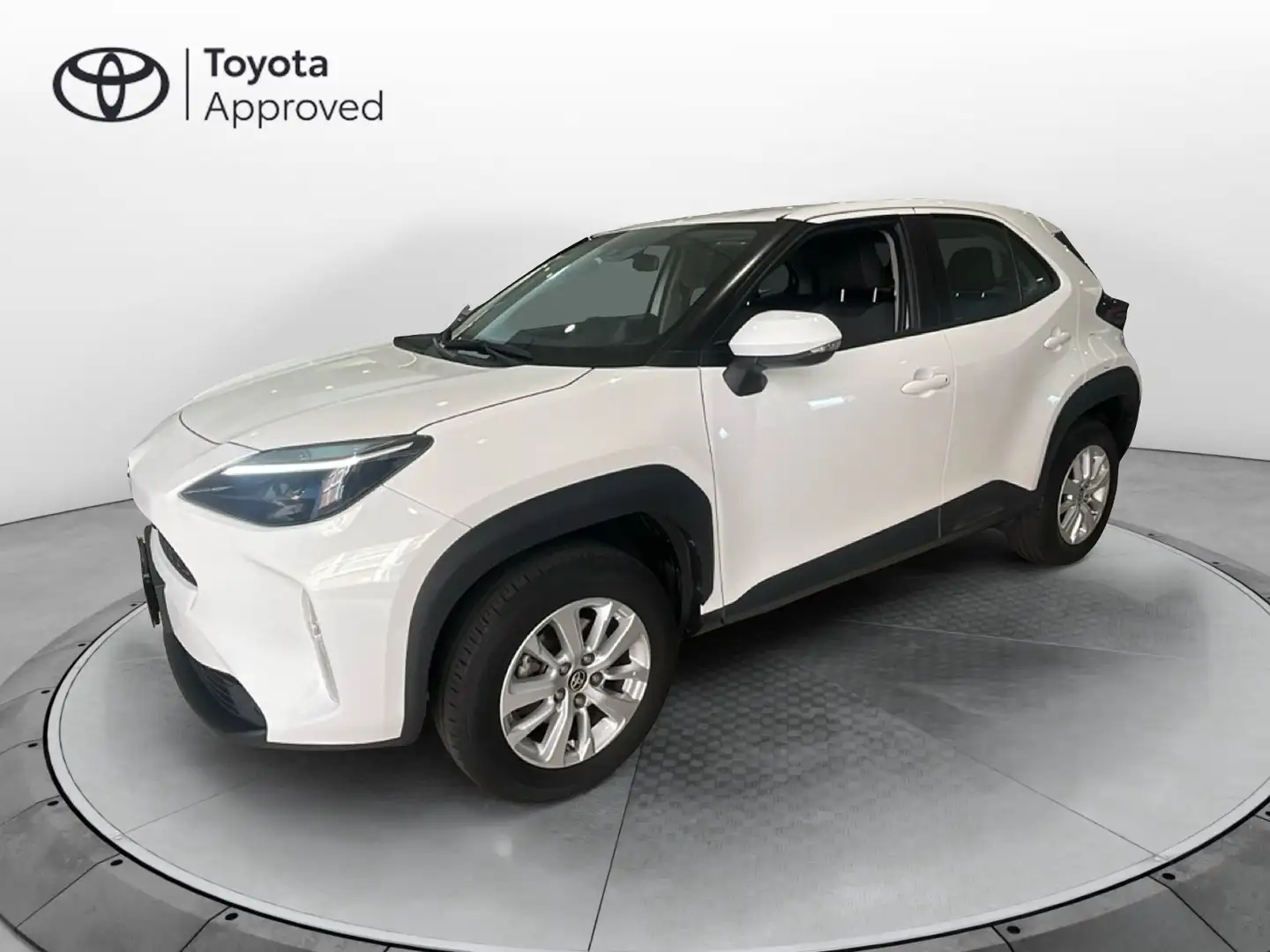 Toyota Yaris Cross Yaris Cross 1.5 Hybrid 5p. E-CVT Active Weiß - 1