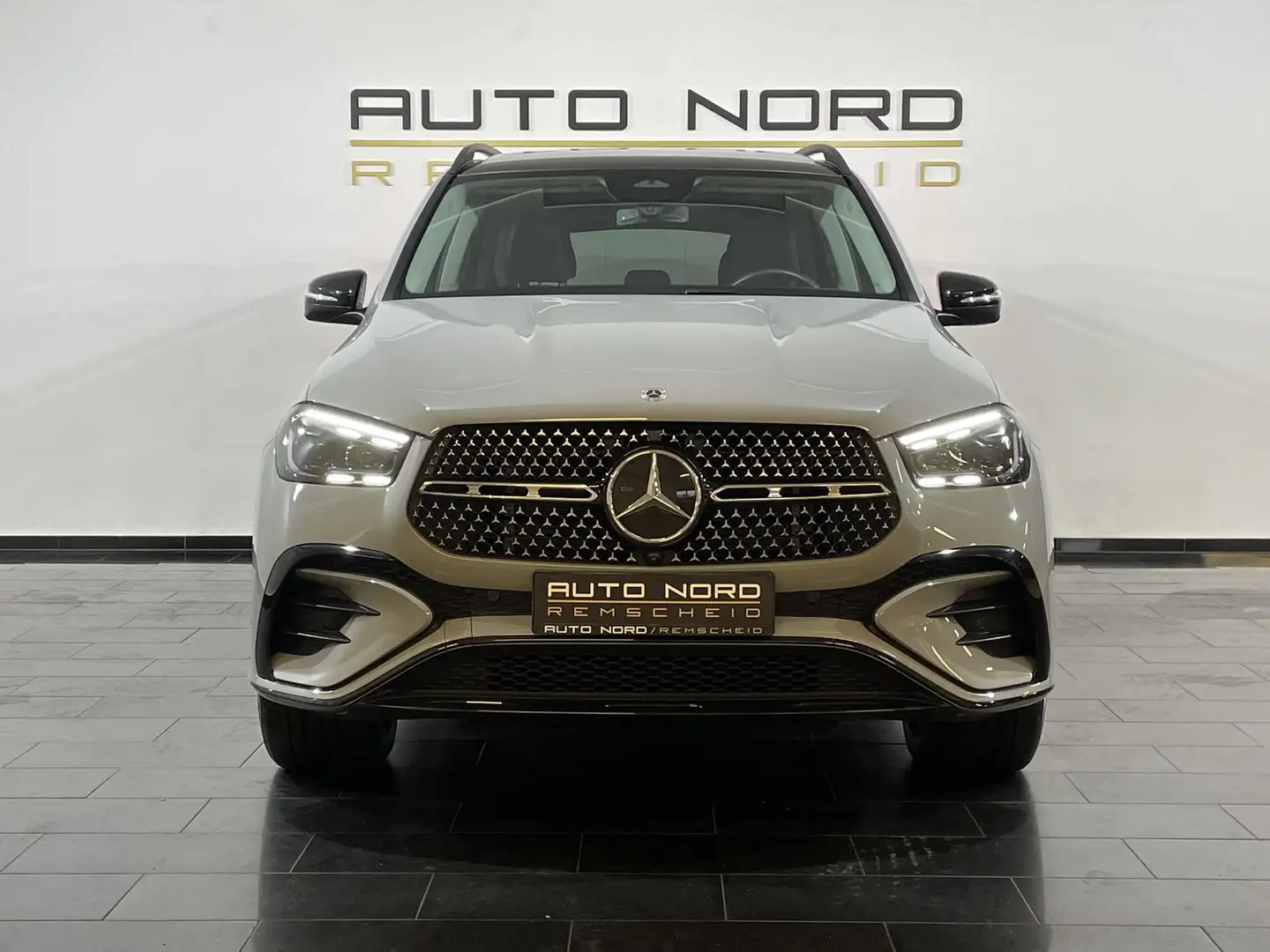 Mercedes-Benz GLE 300 d 4Matic*AMG*Pano*360°*AHK*Night*MBUX* Grau - 2