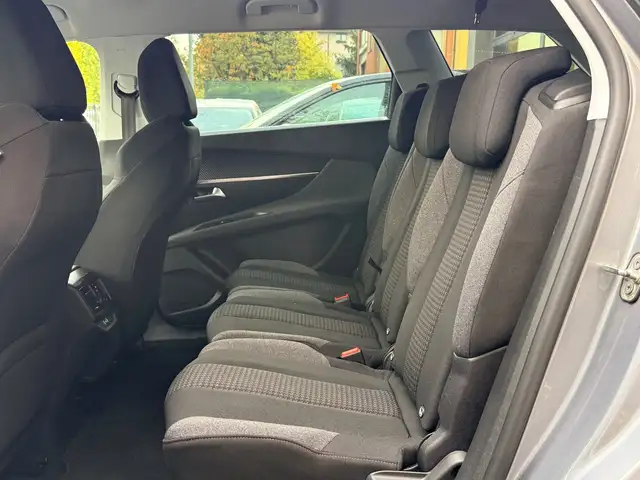 Peugeot 5008 view 10