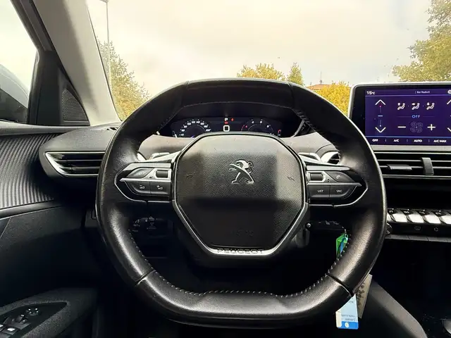 Peugeot 5008 view 12