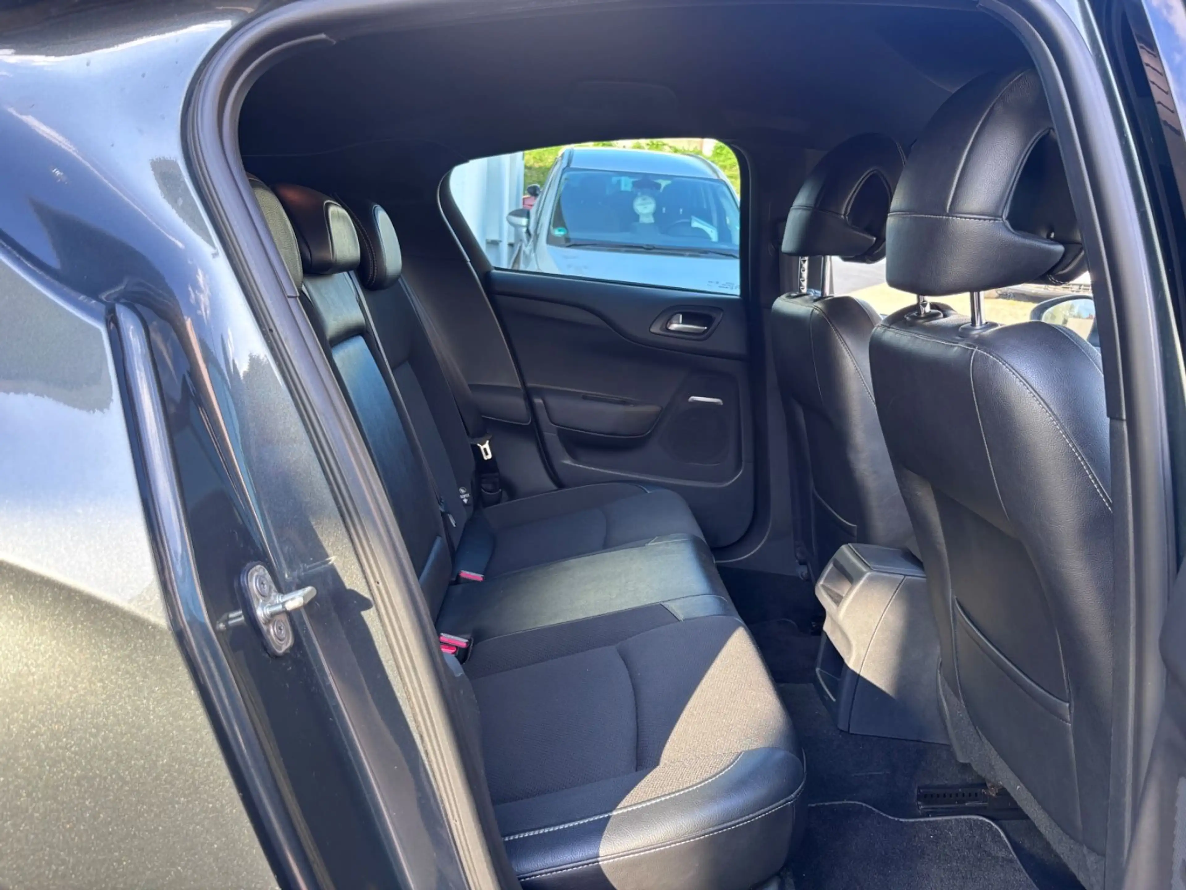 Citroen DS4 SoChic~Automatik~MultiLenkrad~Massage~PDC — photo 14