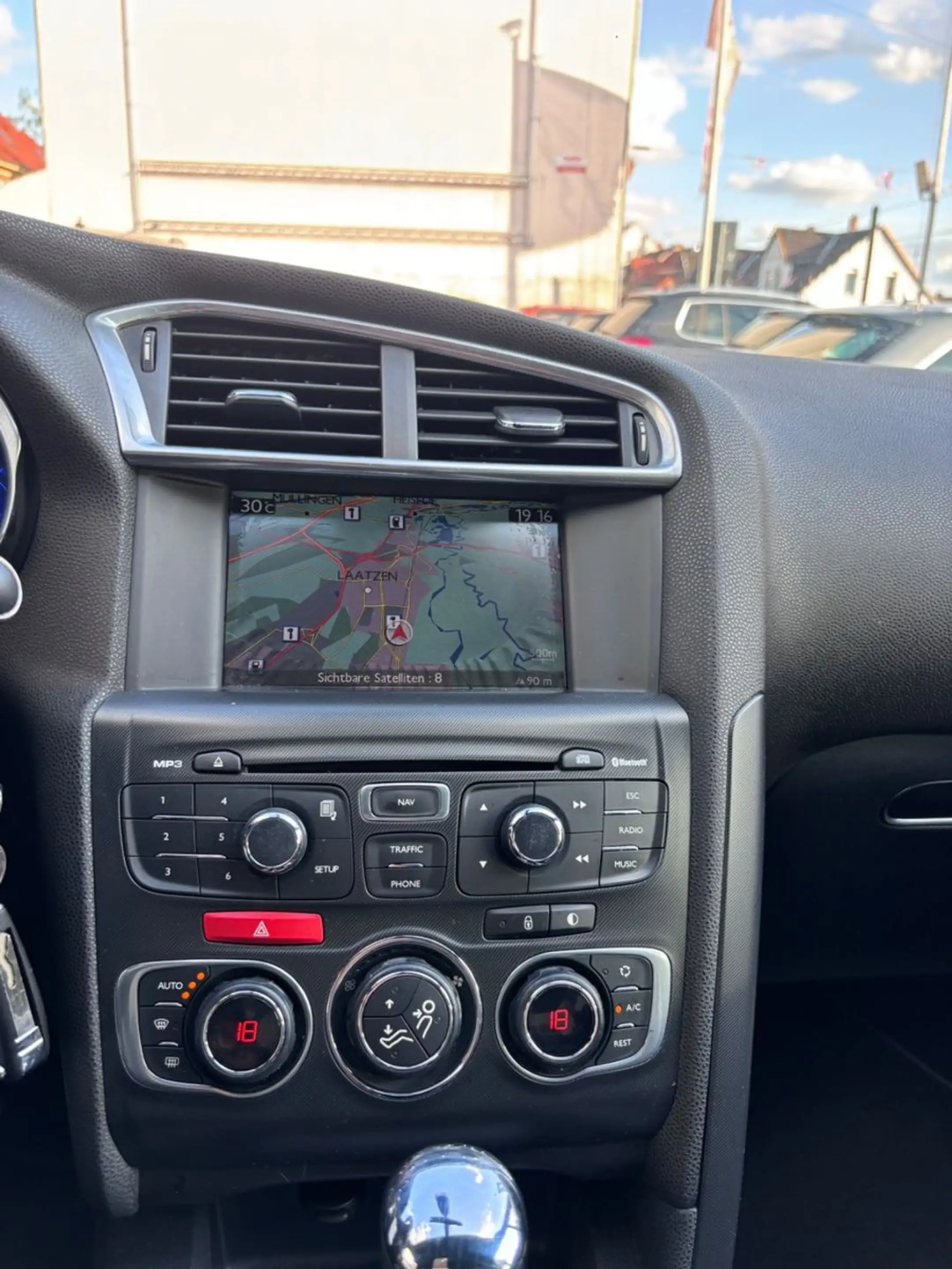 Citroen DS4 SoChic~Automatik~MultiLenkrad~Massage~PDC — photo 16