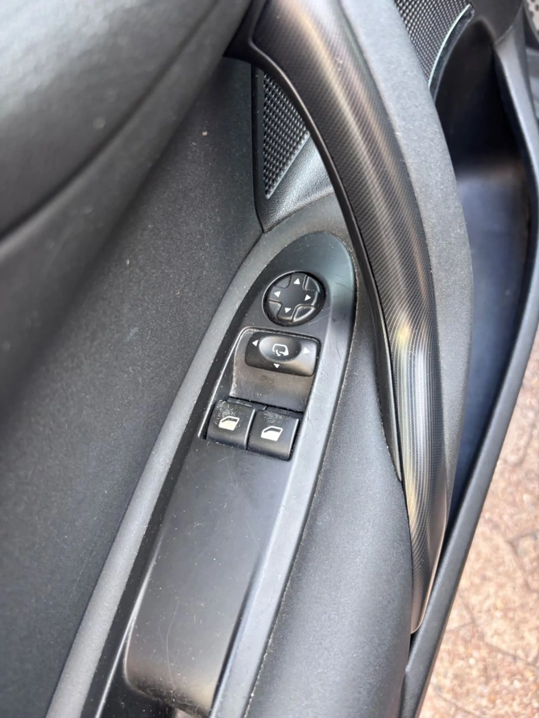 Citroen DS4 SoChic~Automatik~MultiLenkrad~Massage~PDC — photo 18