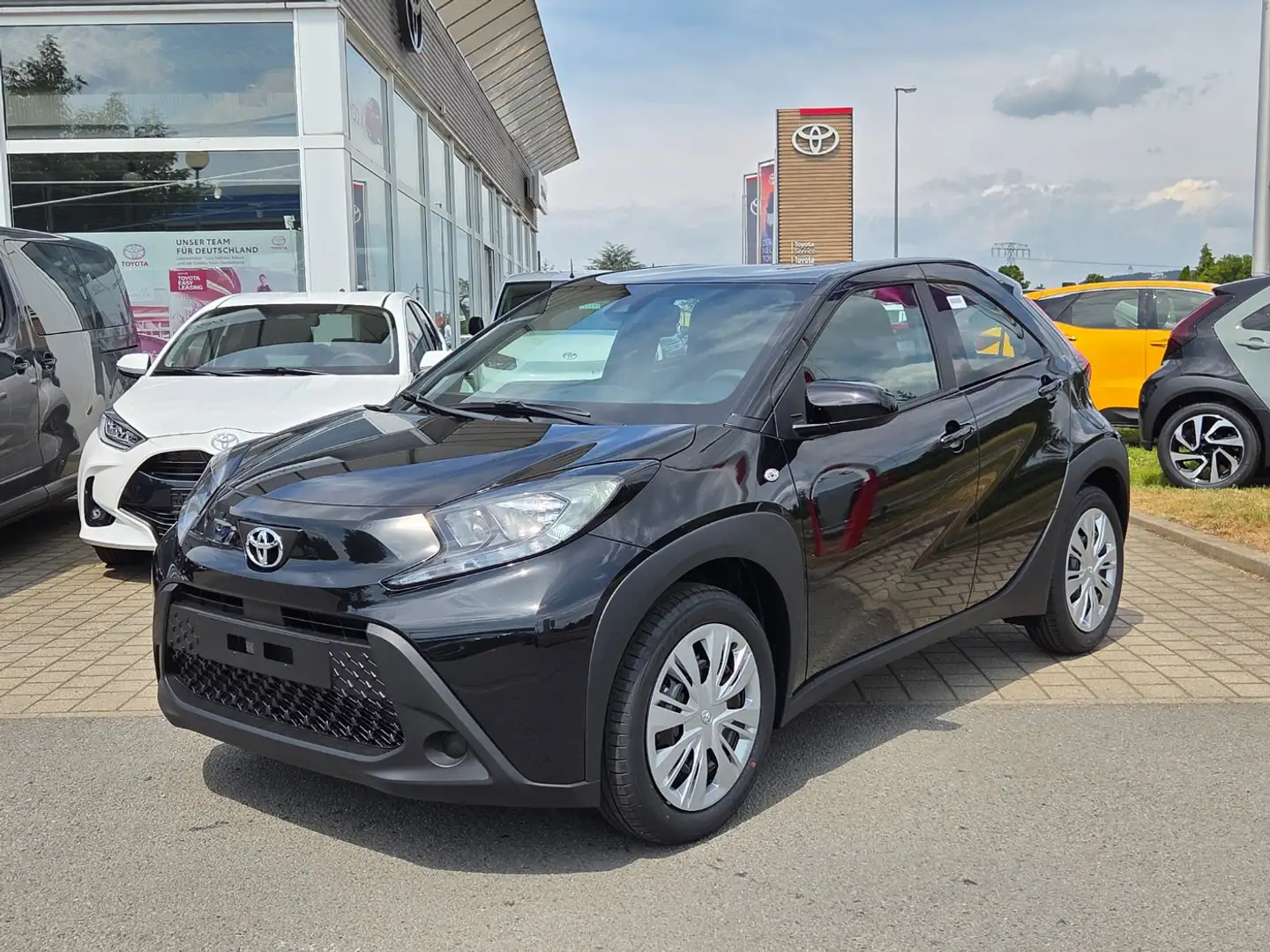 Toyota Aygo X 1.0 Business Edition Schwarz - 1