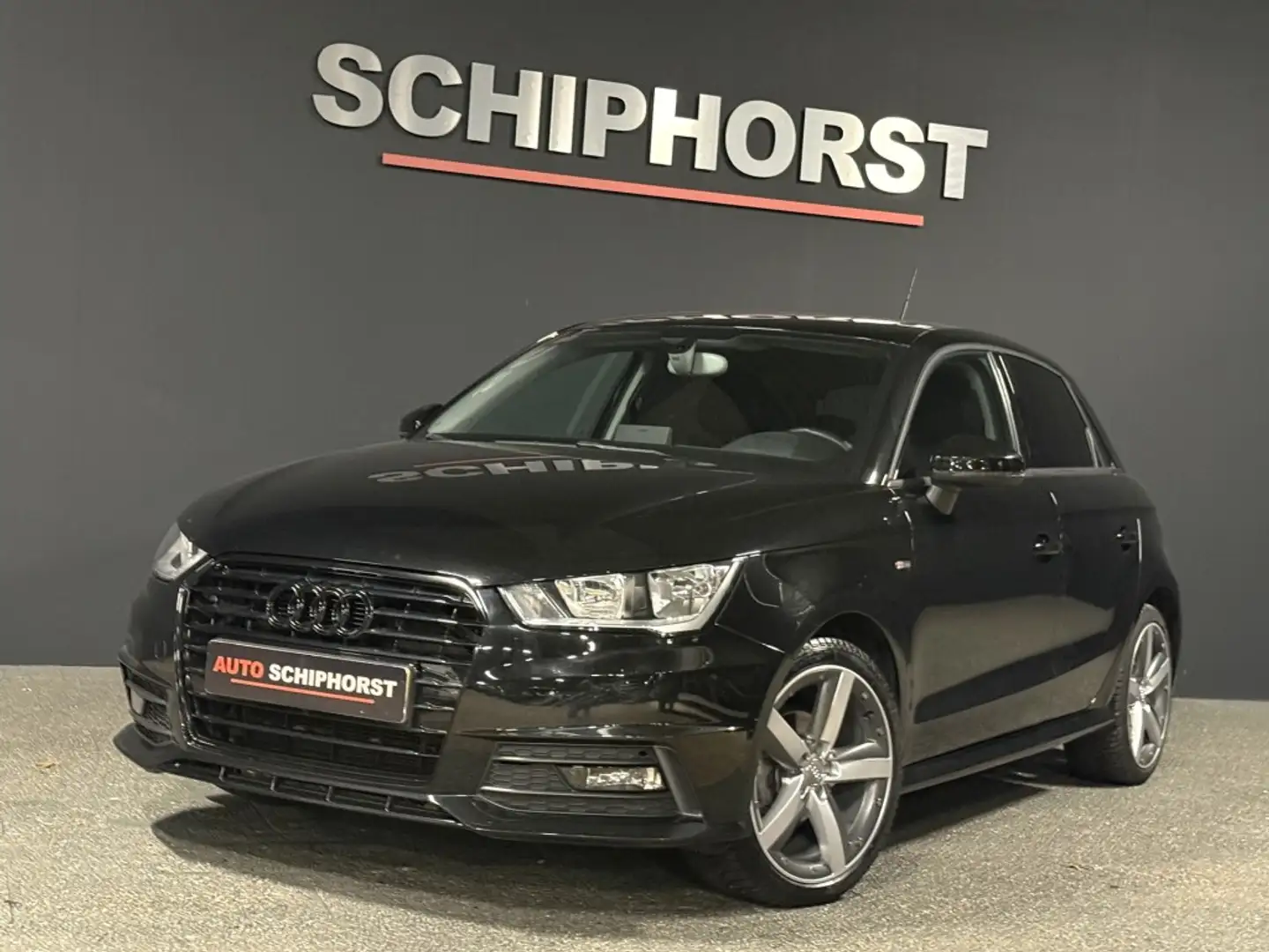 Audi A1 1.0 Tfsi S-Line 96 pk  Navigatie Cruise control Pd Schwarz - 1