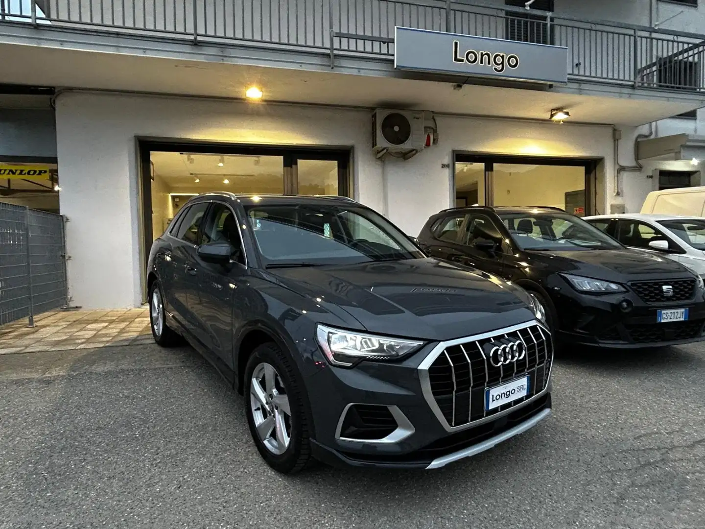 Audi Q3 35 TDI S tronic Business Advanced Grigio - 2