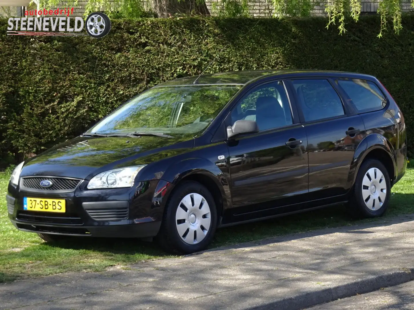 Ford Focus Wagon 1.6-16V Champion met Airco en Trekhaak Zwart - 1