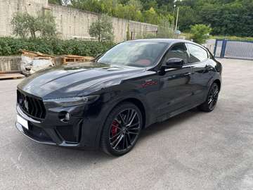 Levante 3.8 V8 Trofeo 580cv auto