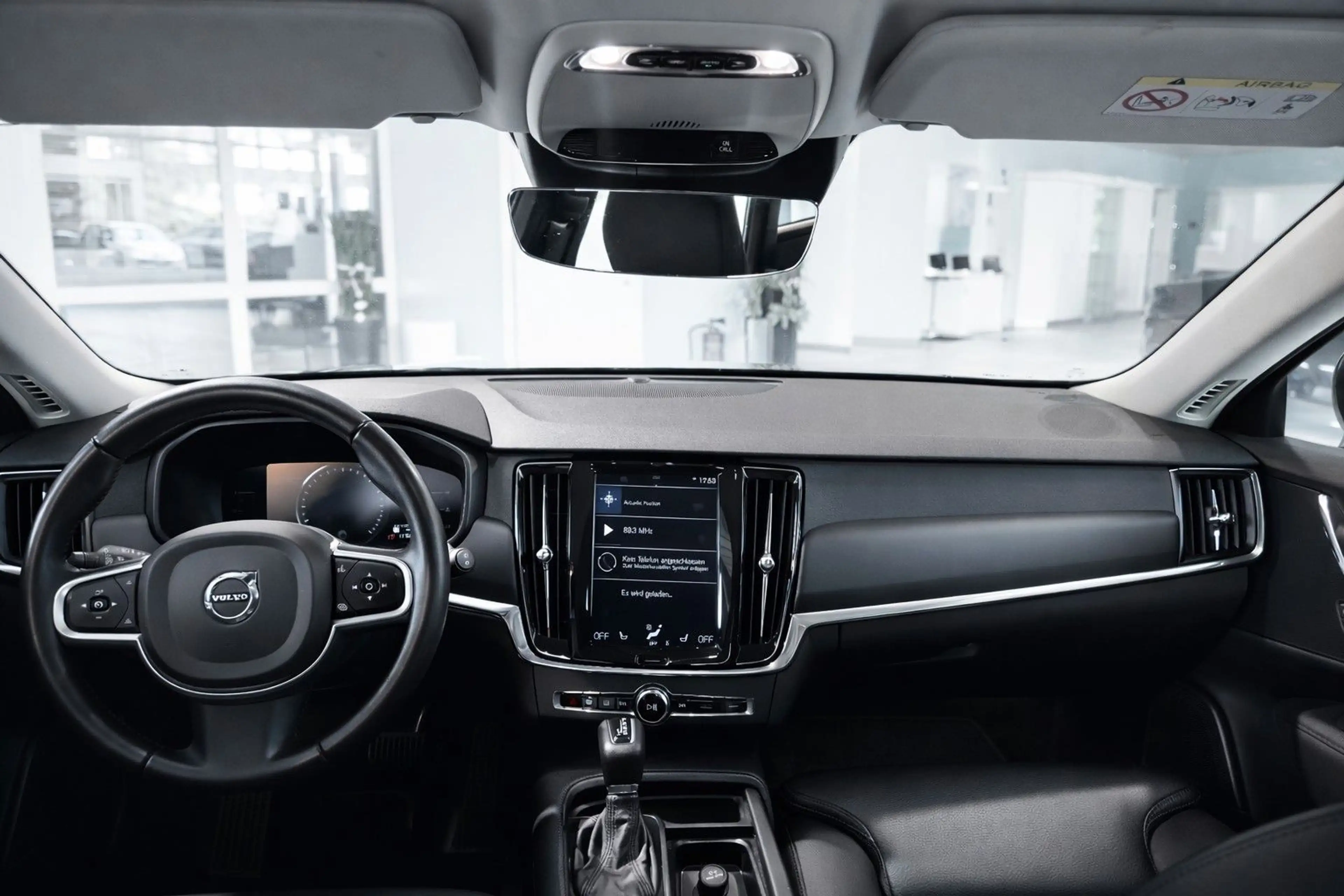 Volvo V90 Kombi R-Design — photo 4