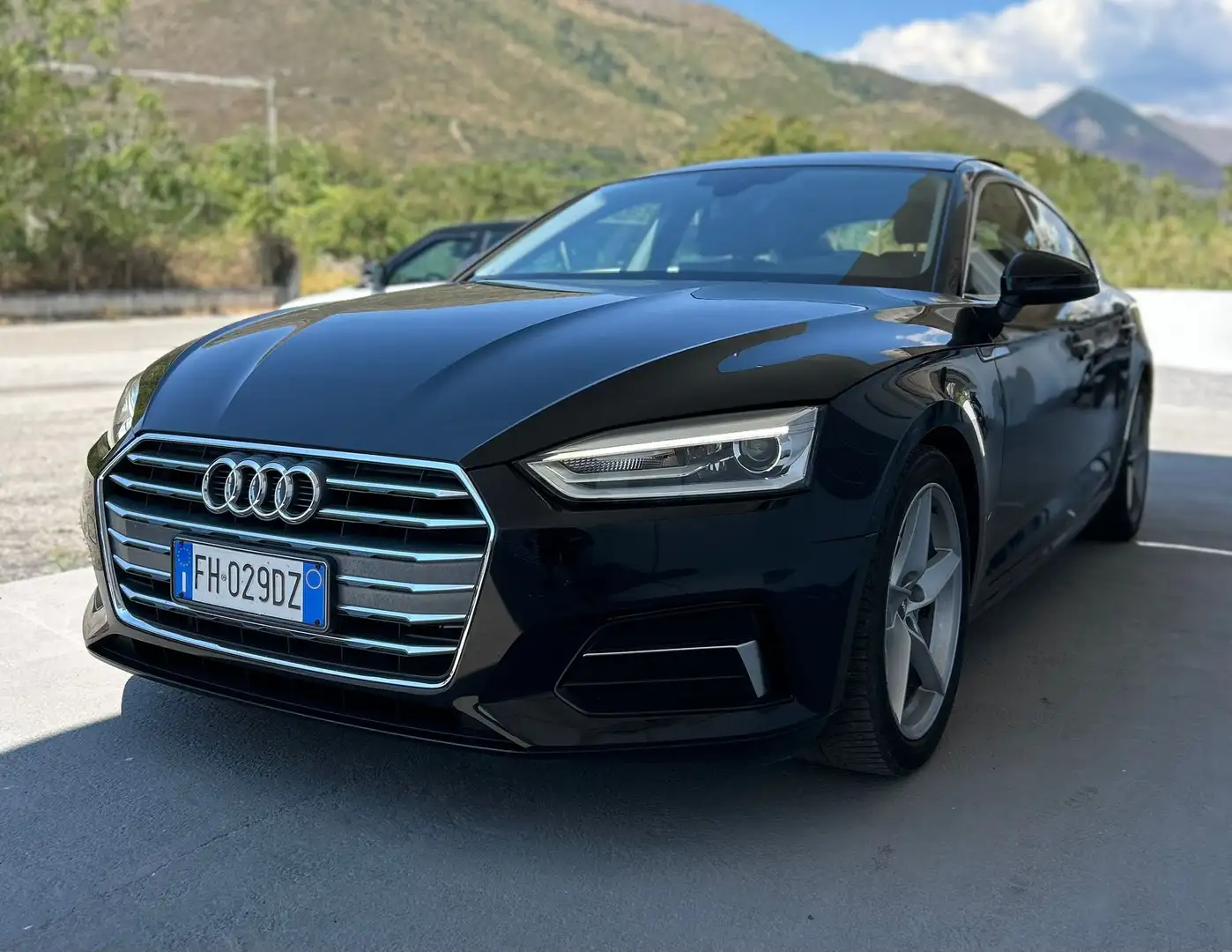 Audi A5 Sportback 40 2.0 tdi Design 190cv s-tronic Noir - 1