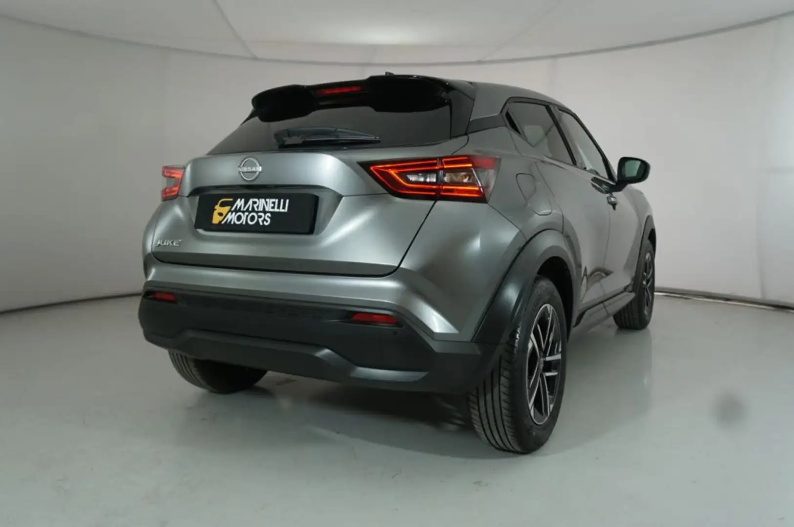 Nissan Juke 1.0 DIG-T 115 CV N-CONNECTA Gris - 2