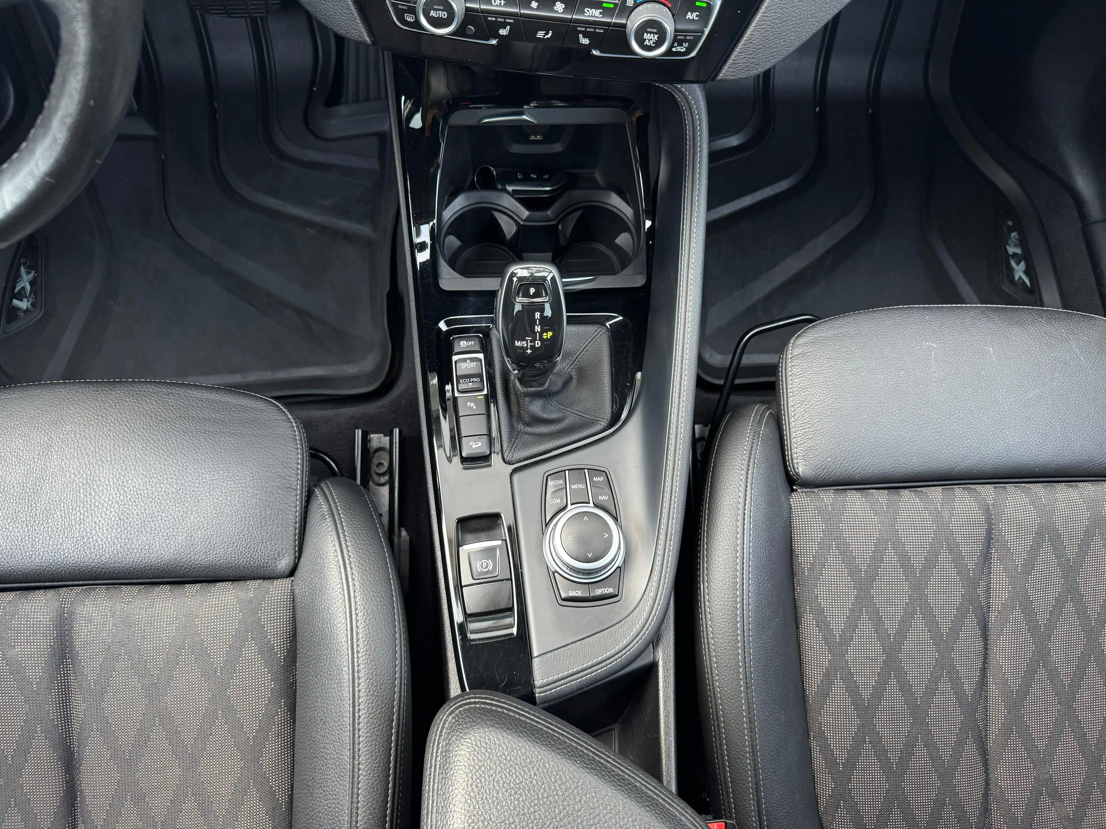 BMW X1 xDrive 18 d xLine/LED-XENON/Navi/Ambiente-Beleuchtung — photo 12