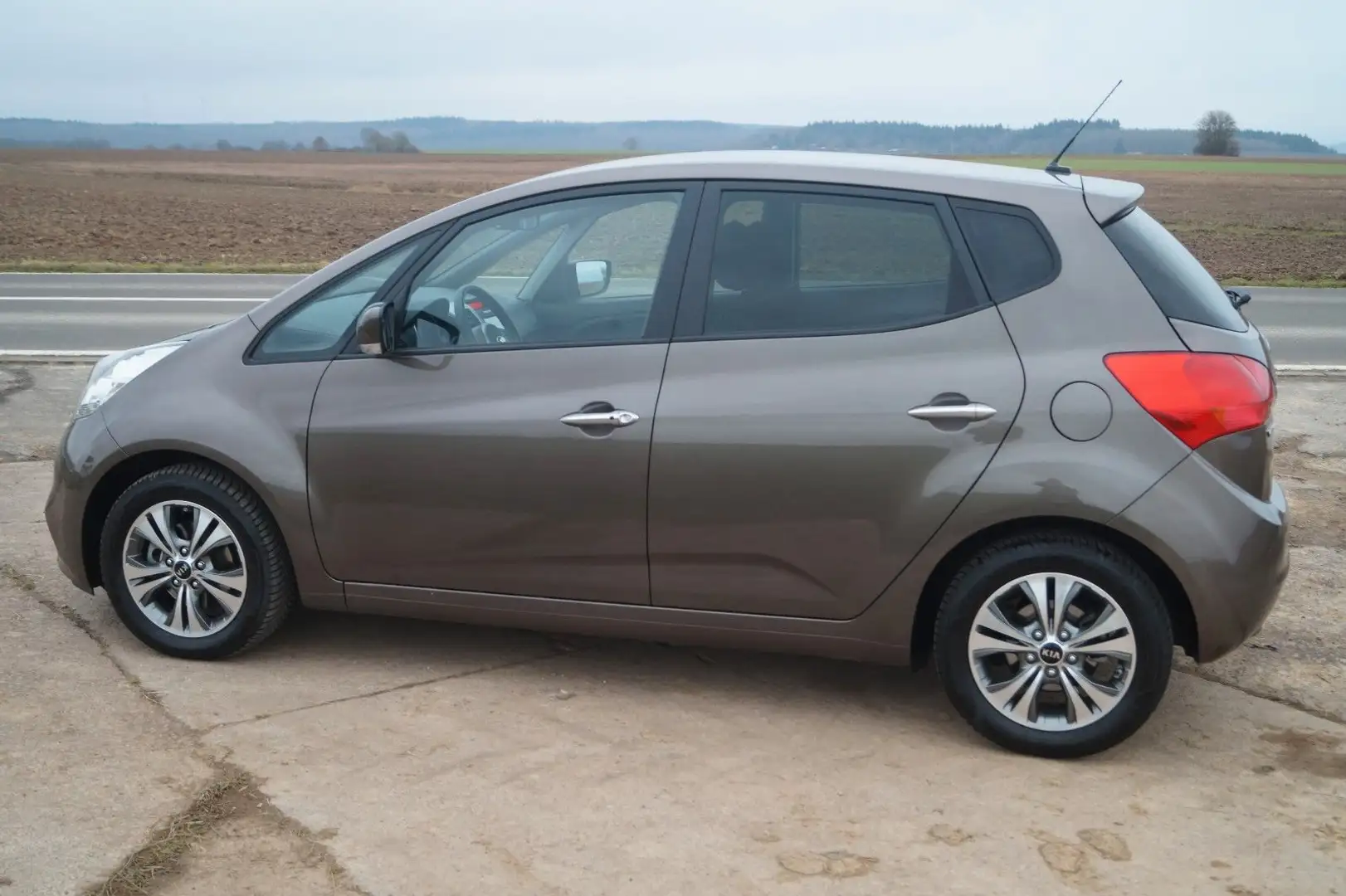 Kia Venga Dream Team +Automatik+Navi+Sitzh.+Kamera+ Hnědá - 2