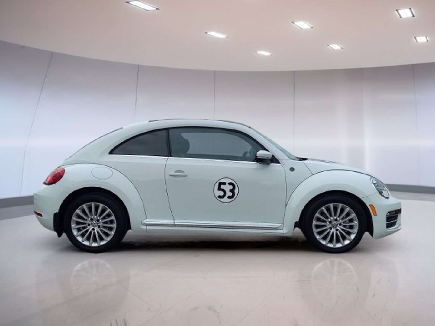 2019 Volkswagen Beetle Wolfsburg Edition — снимка 1