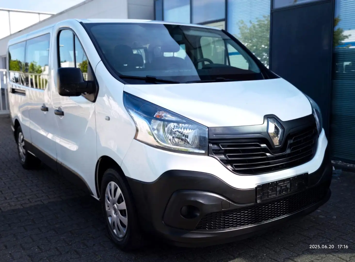Renault Trafic 9 Sitzer 10000€ Netto Blanco - 1
