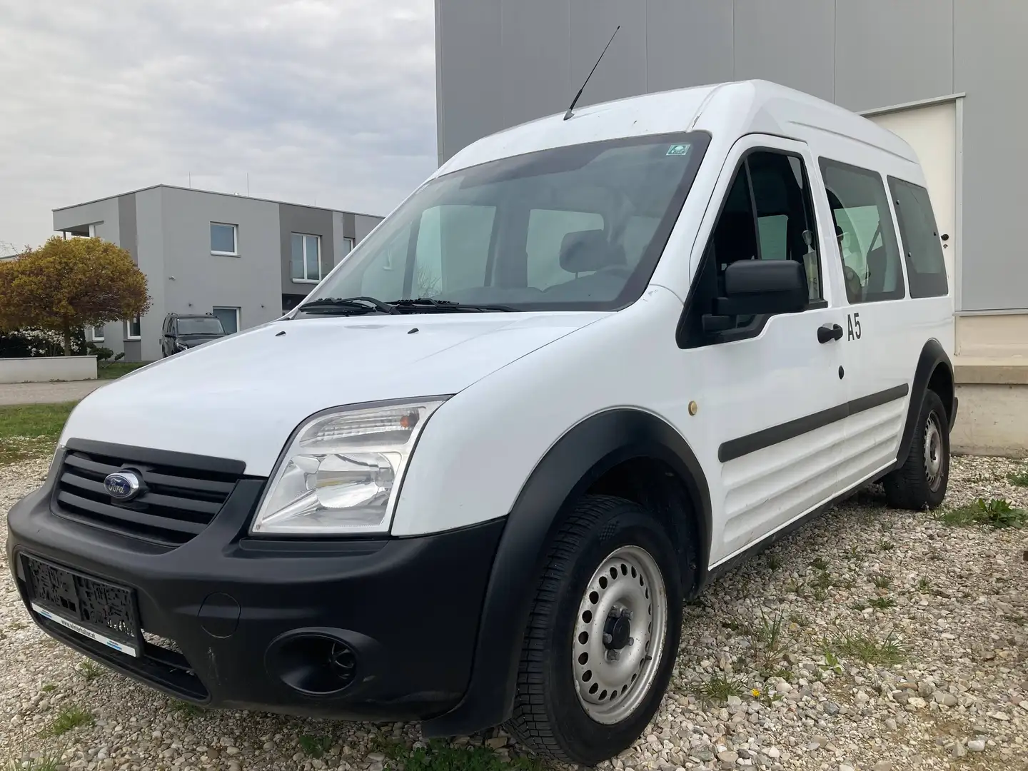 Ford Tourneo Connect Tourneo Connect lang 1,8 TDCi Motorschaden Weiß - 2