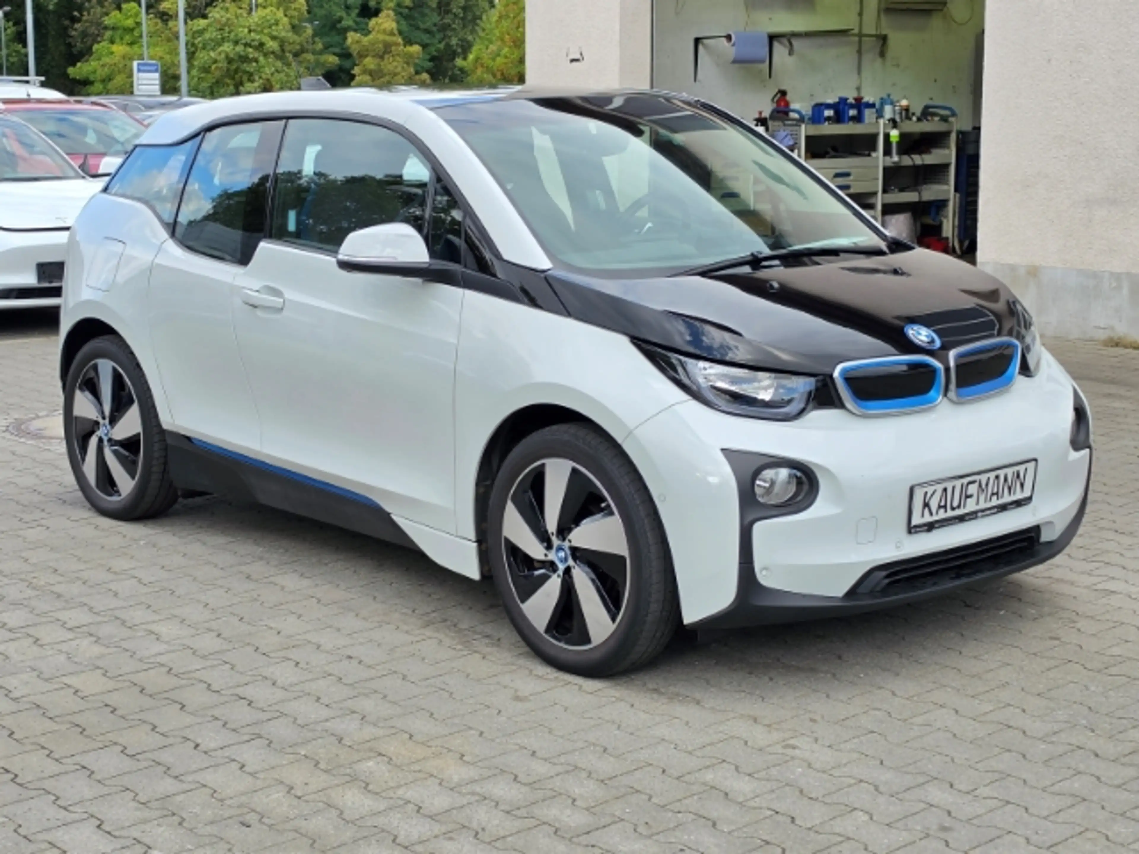 BMW i3 Navi Apple CarPlay Android Auto Klimaautom Fahrerp — photo 3