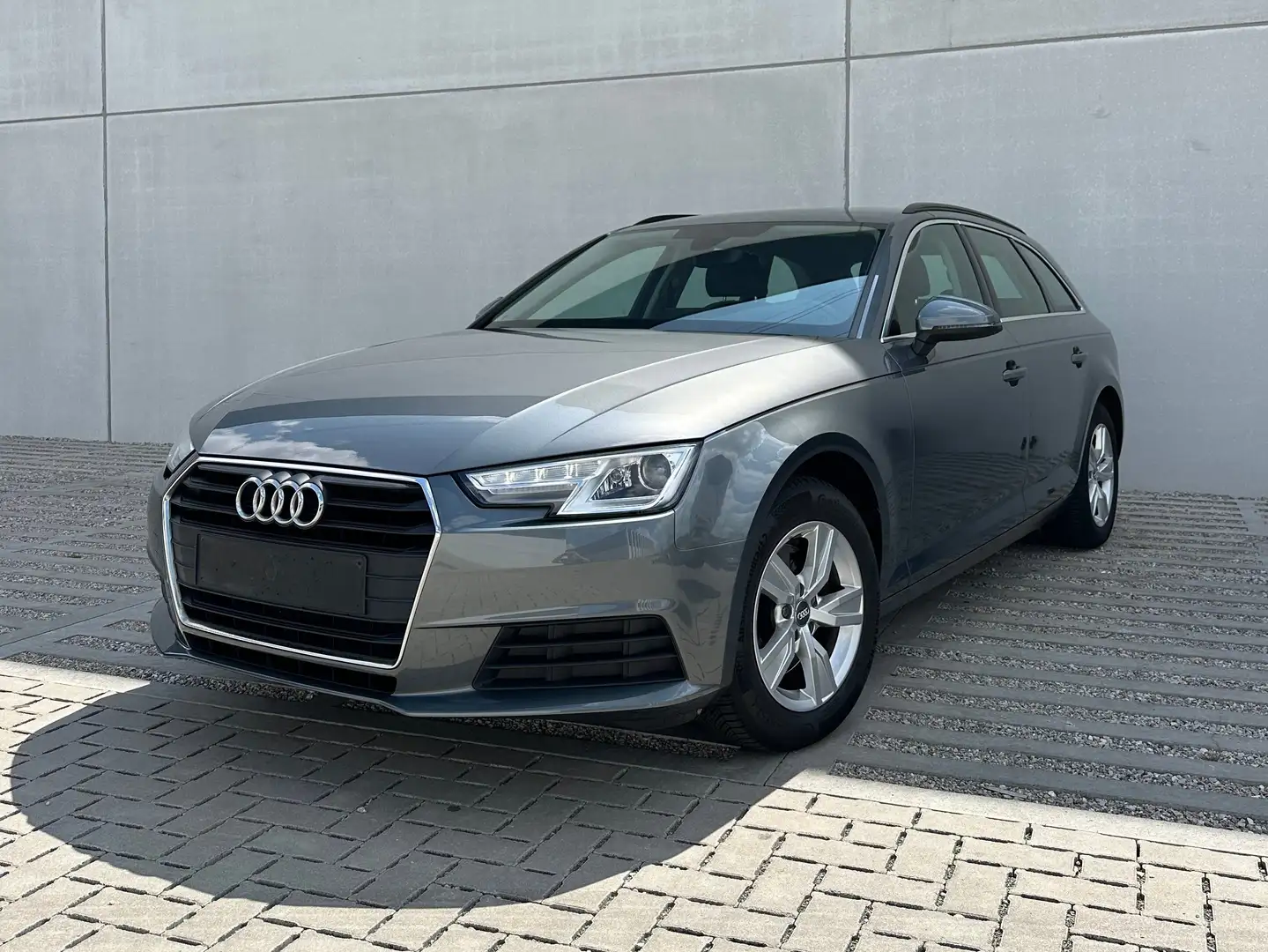 Audi A4 Avant 1.4 TFSI Design | Lederen zetels | Sensoren Gris - 1