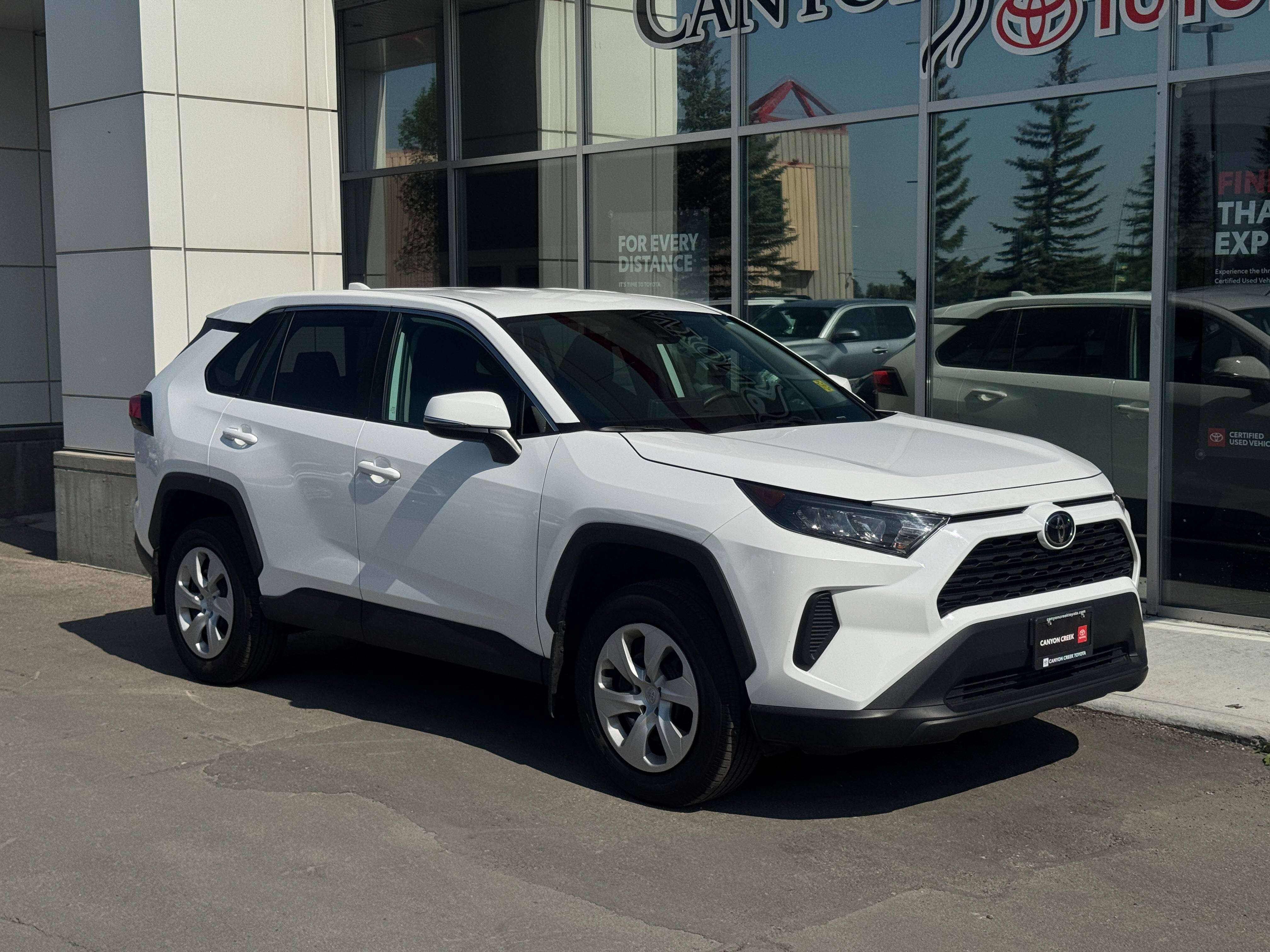 2025 Toyota RAV4 Low km | No Accident | Toyota Certified | AWD | — снимка 1