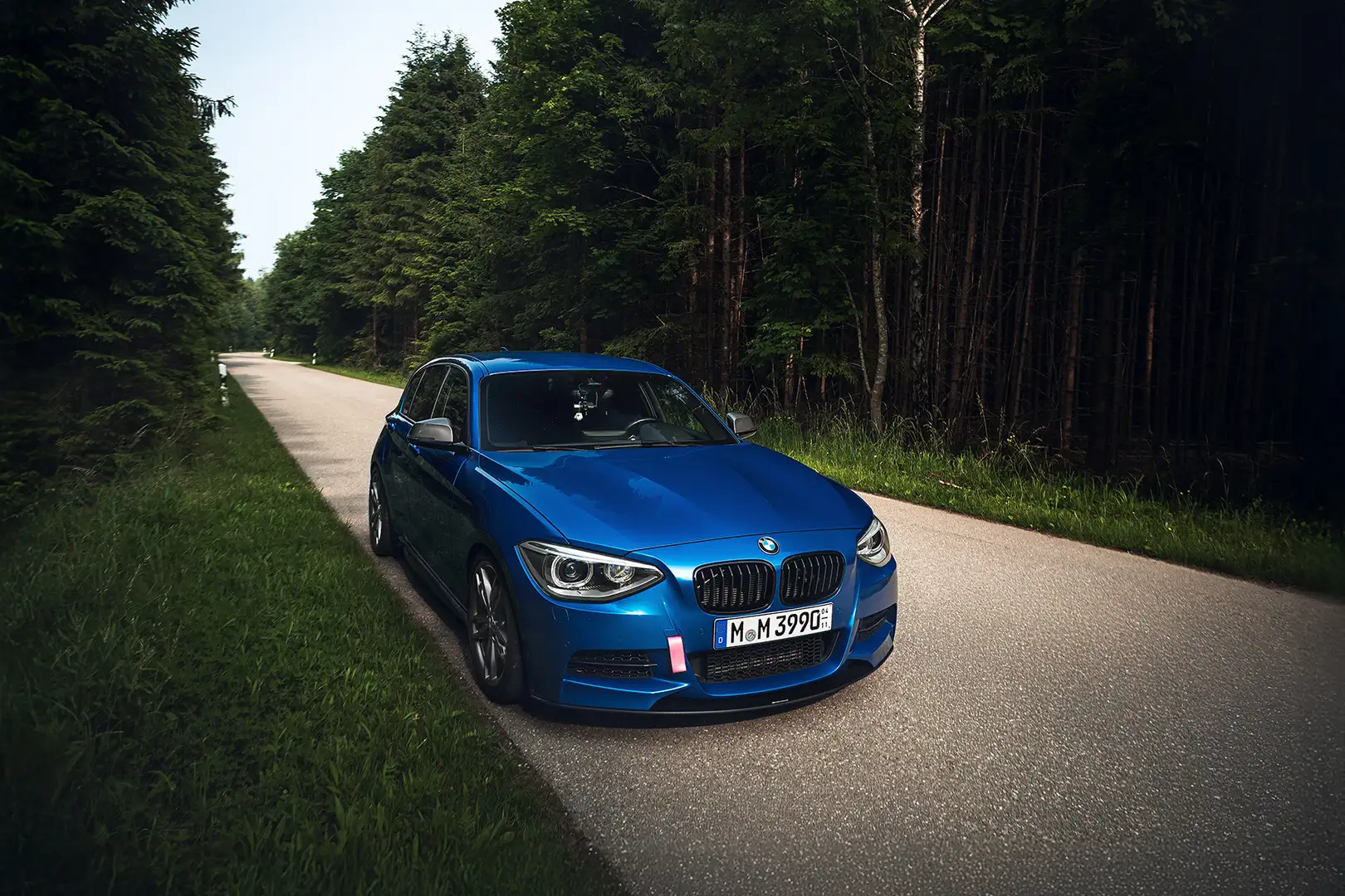 BMW M135i mit Performance Teilen & BMW Sportauspuff Niebieski - 1