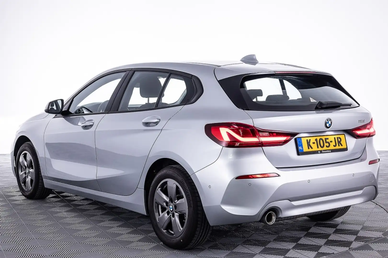 BMW 116 i Executive Edition | Full LED | CARPLAY | NAVI ✅ Grijs - 2