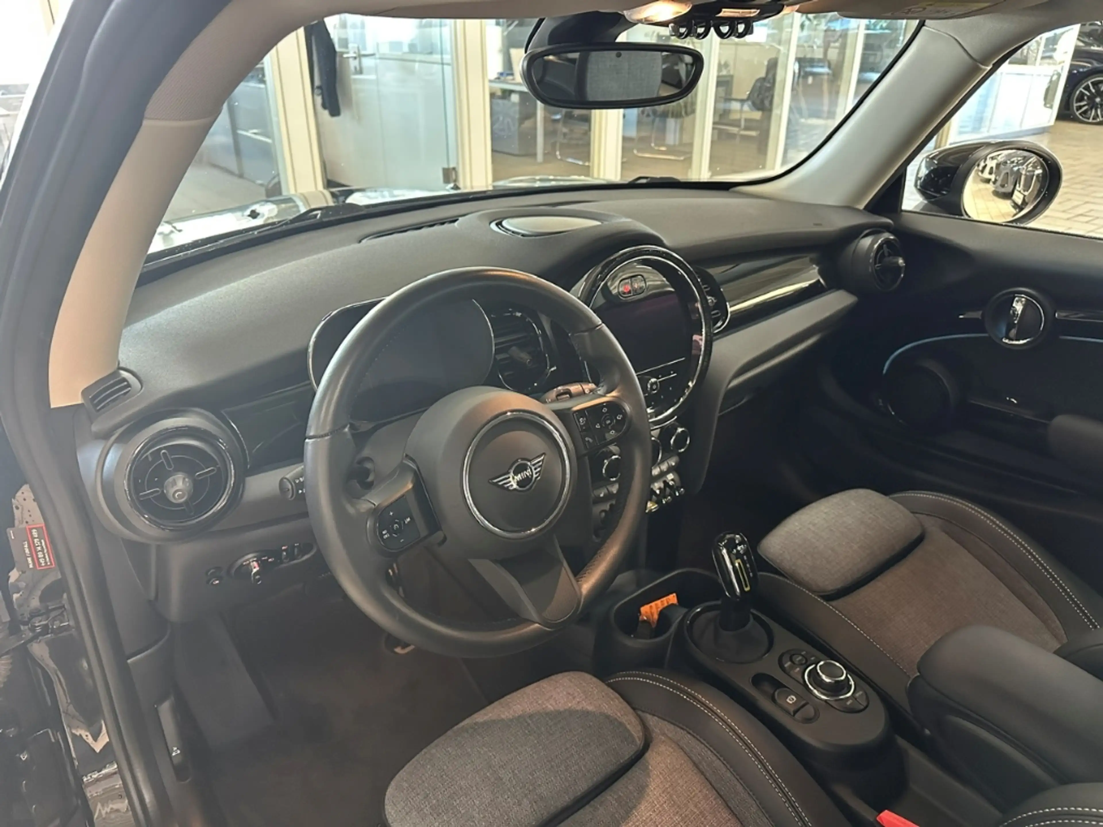 MINI Cooper SE 3-Türer Navi Digitales Cockpit LED Mehrzonenklima — photo 12