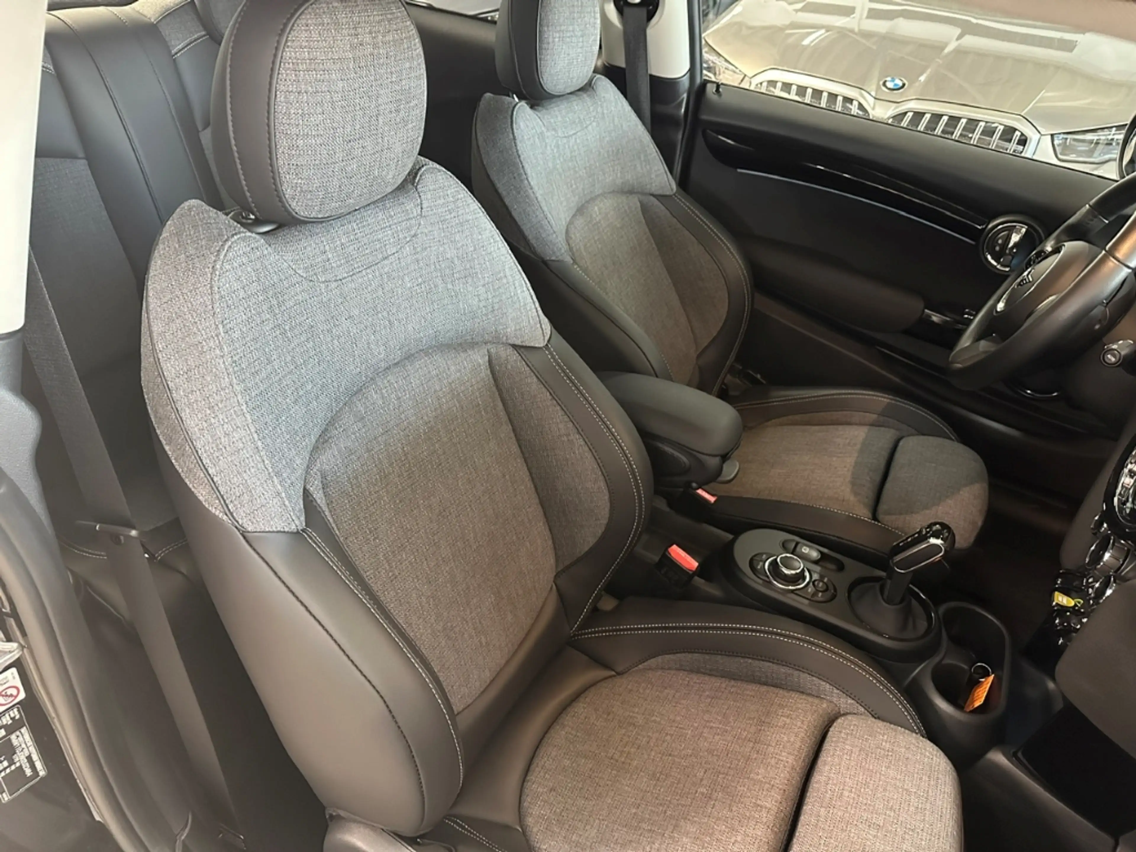 MINI Cooper SE 3-Türer Navi Digitales Cockpit LED Mehrzonenklima — photo 9
