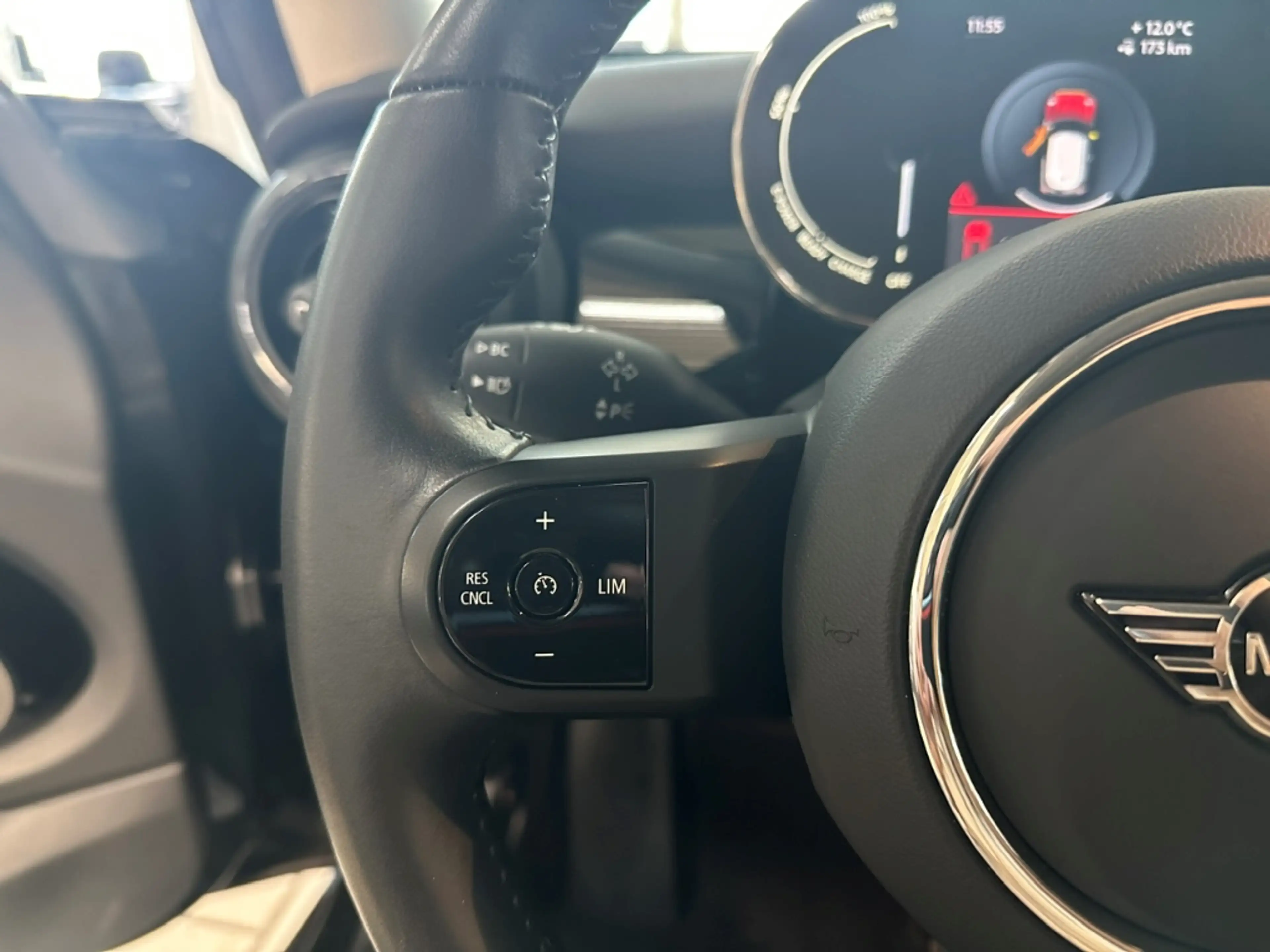 MINI Cooper SE 3-Türer Navi Digitales Cockpit LED Mehrzonenklima — photo 15