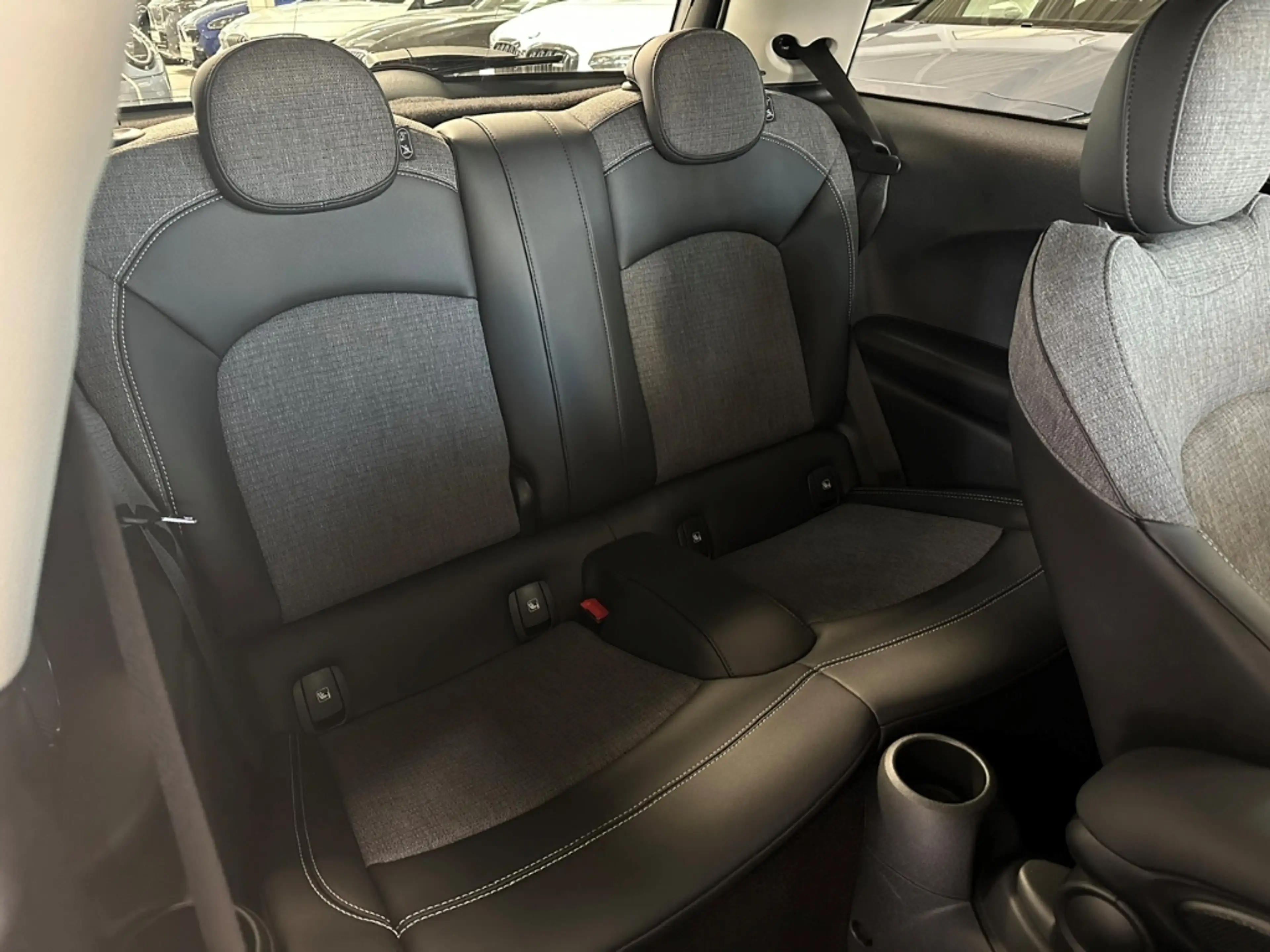 MINI Cooper SE 3-Türer Navi Digitales Cockpit LED Mehrzonenklima — photo 10