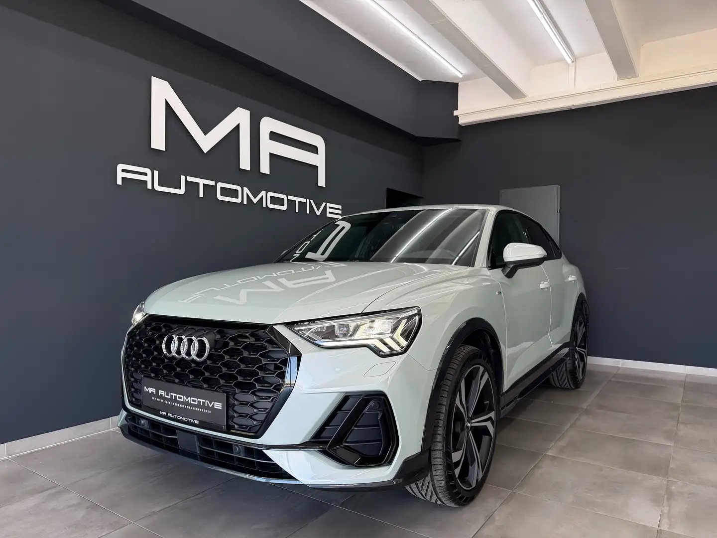 Audi Q3 35 TDI 3xS-Line Sportback *MATRIX*AHK*BLACK*RFK* Silber - 1