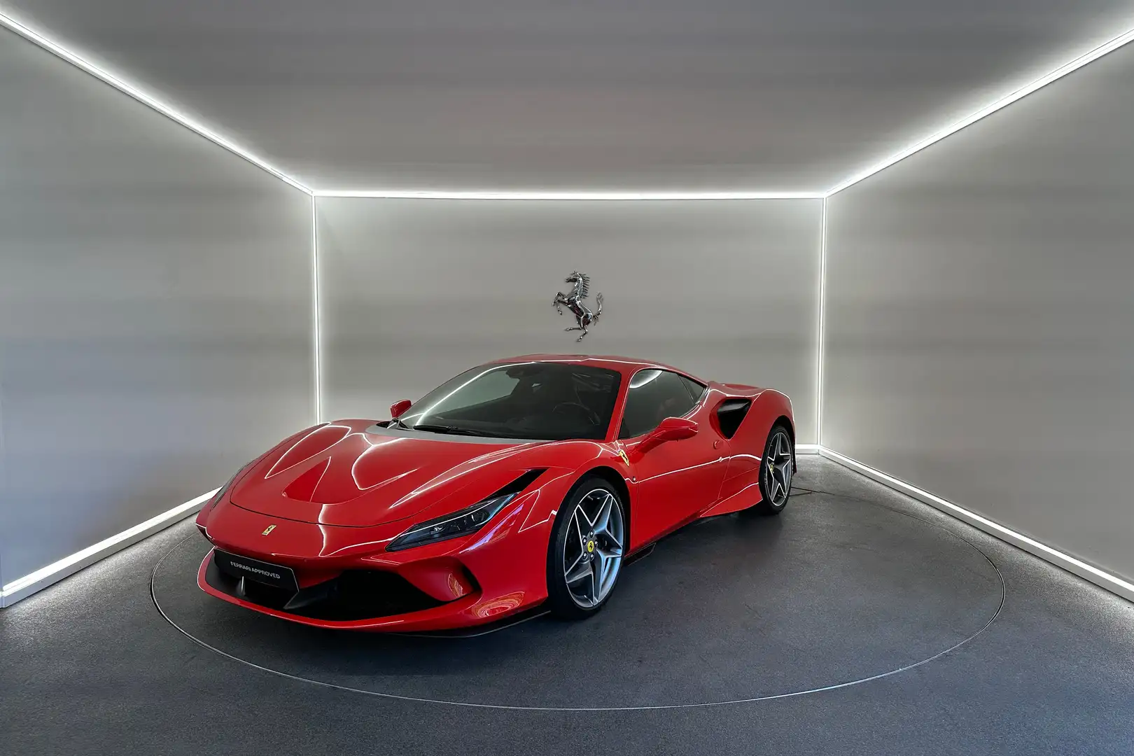 Ferrari F8 Tributo Rosso Scuderia / RacingSeats / 2Y Ferrari Approved Červená - 2