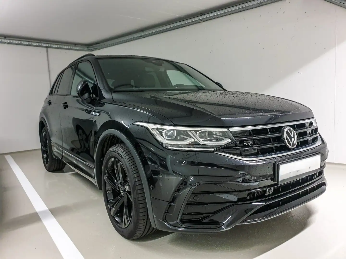 Volkswagen Tiguan Tiguan 2,0 TDI 4Motion R-Line DSG R-Line Schwarz - 1