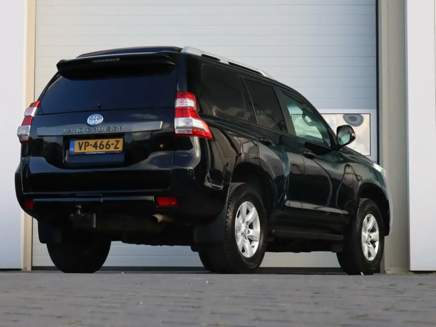 Toyota Land Cruiser 3.0 D-4D-F VX Blind Van | 3500KG trekgewicht! Zwart - 2