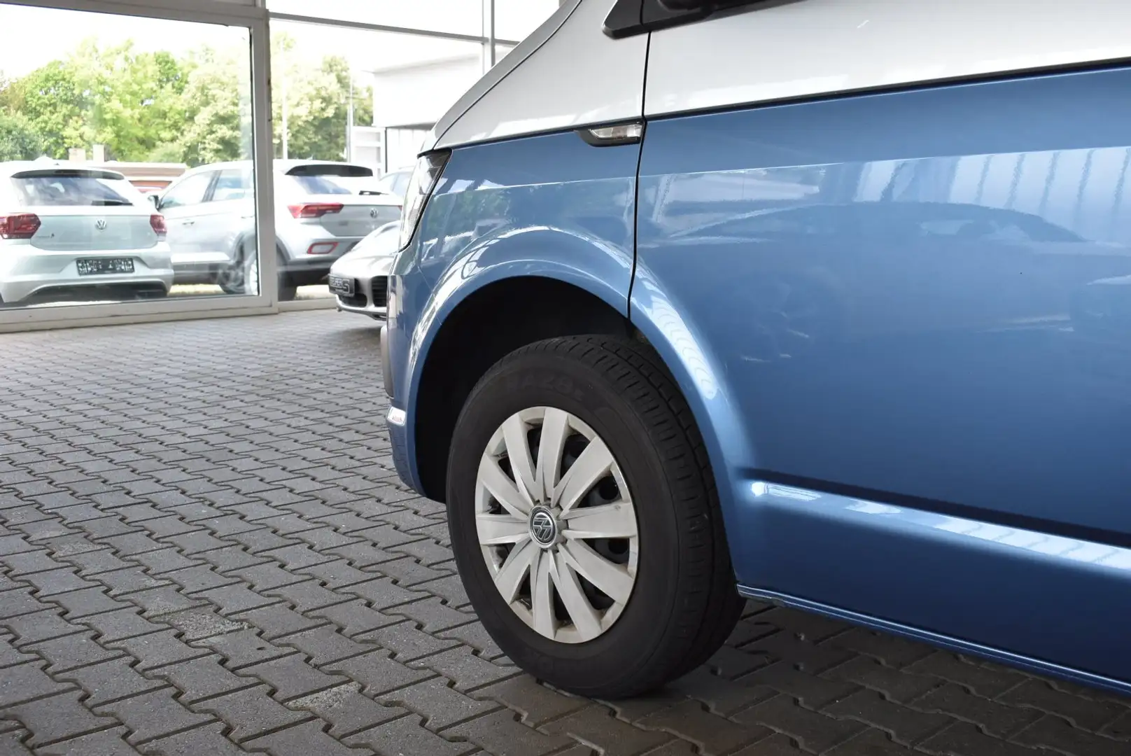 Volkswagen T6 2.0 TDI Multivan Kamera Klima Standhzg AHK 1.Ha Blau - 2