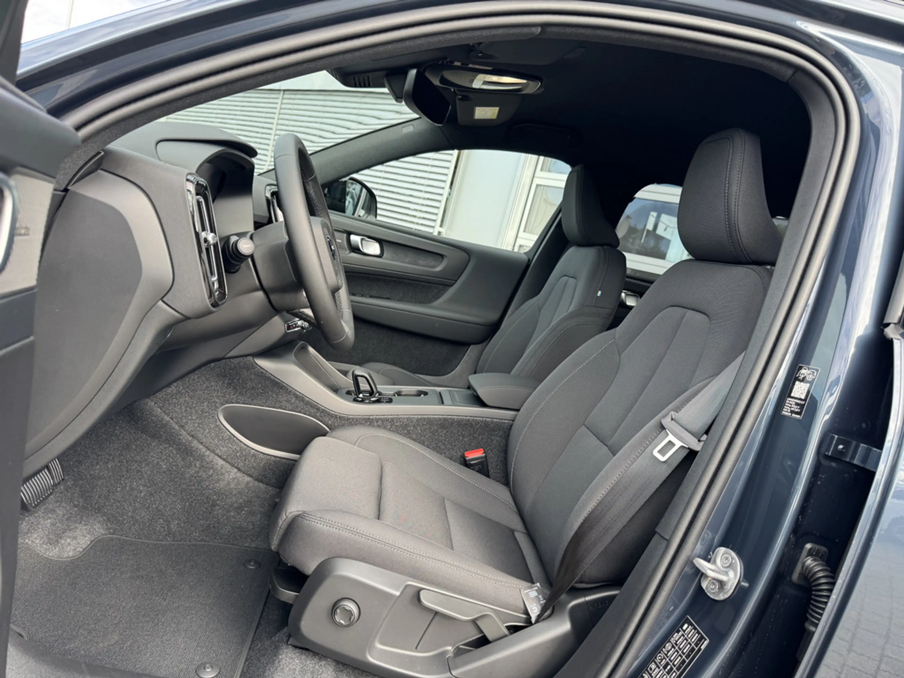 Volvo EX40 Plus, Twin Motor, Electric — photo 3
