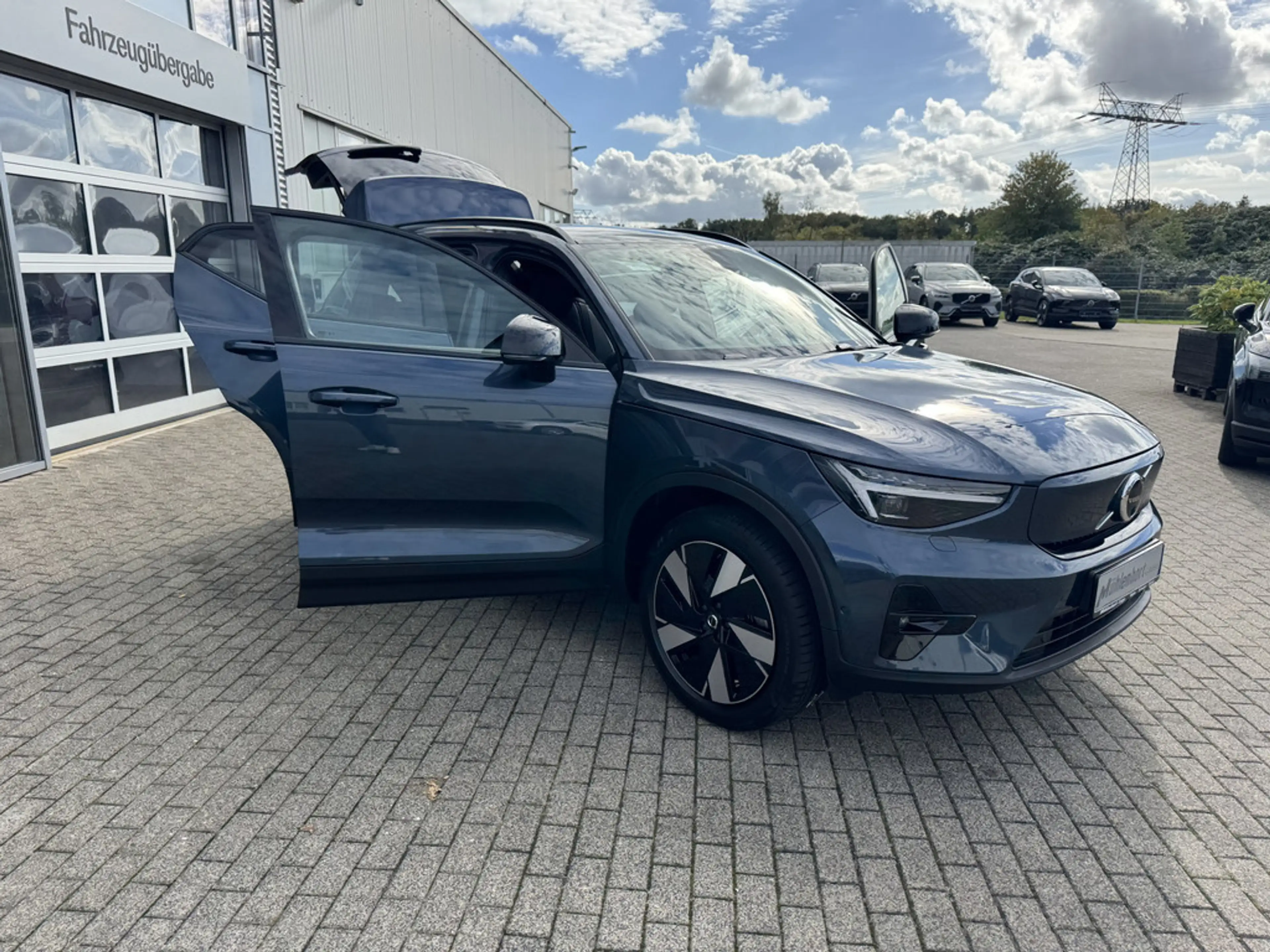 Volvo EX40 Plus, Twin Motor, Electric — photo 10