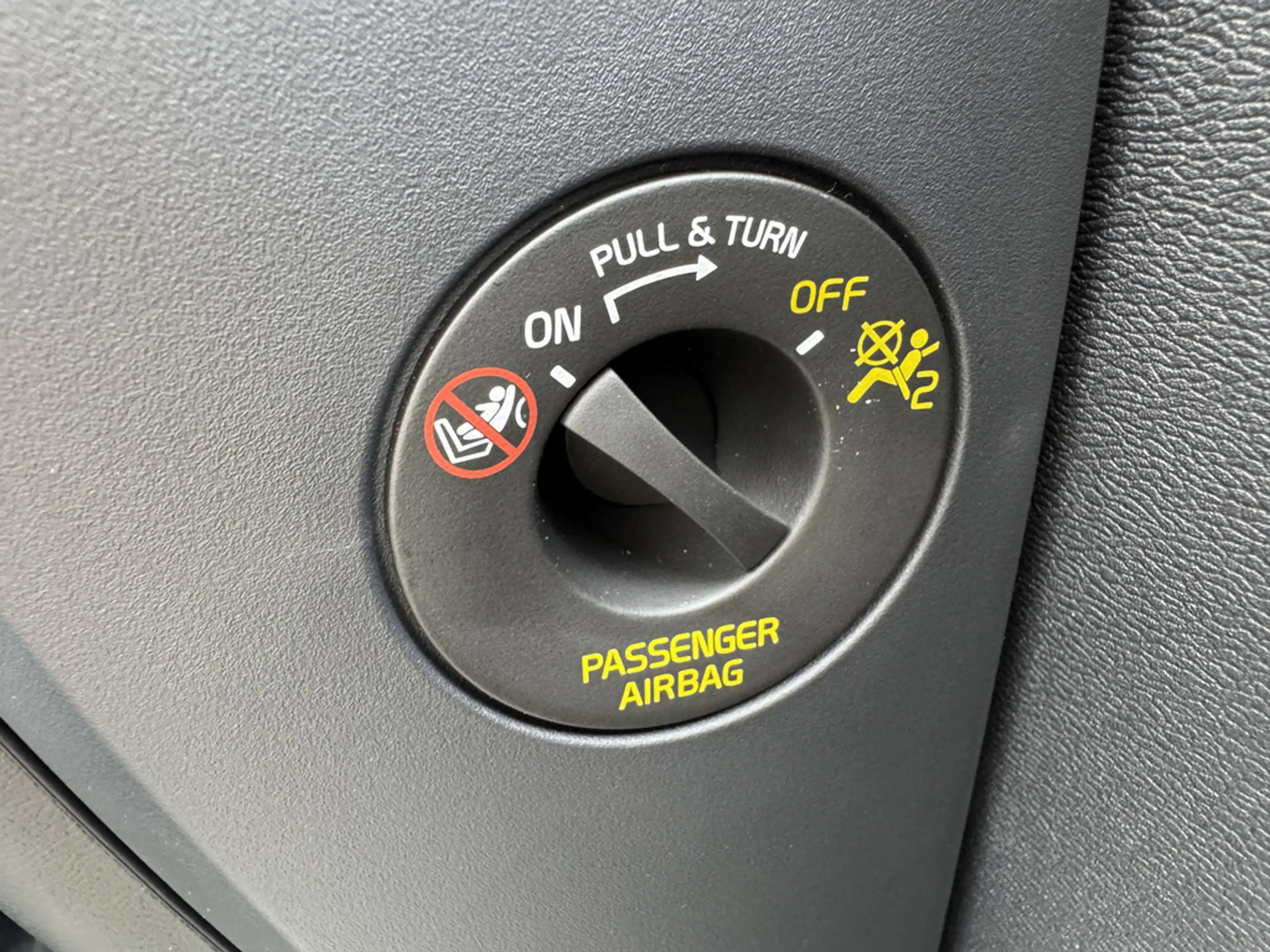 Volvo EX40 Plus, Twin Motor, Electric — photo 11