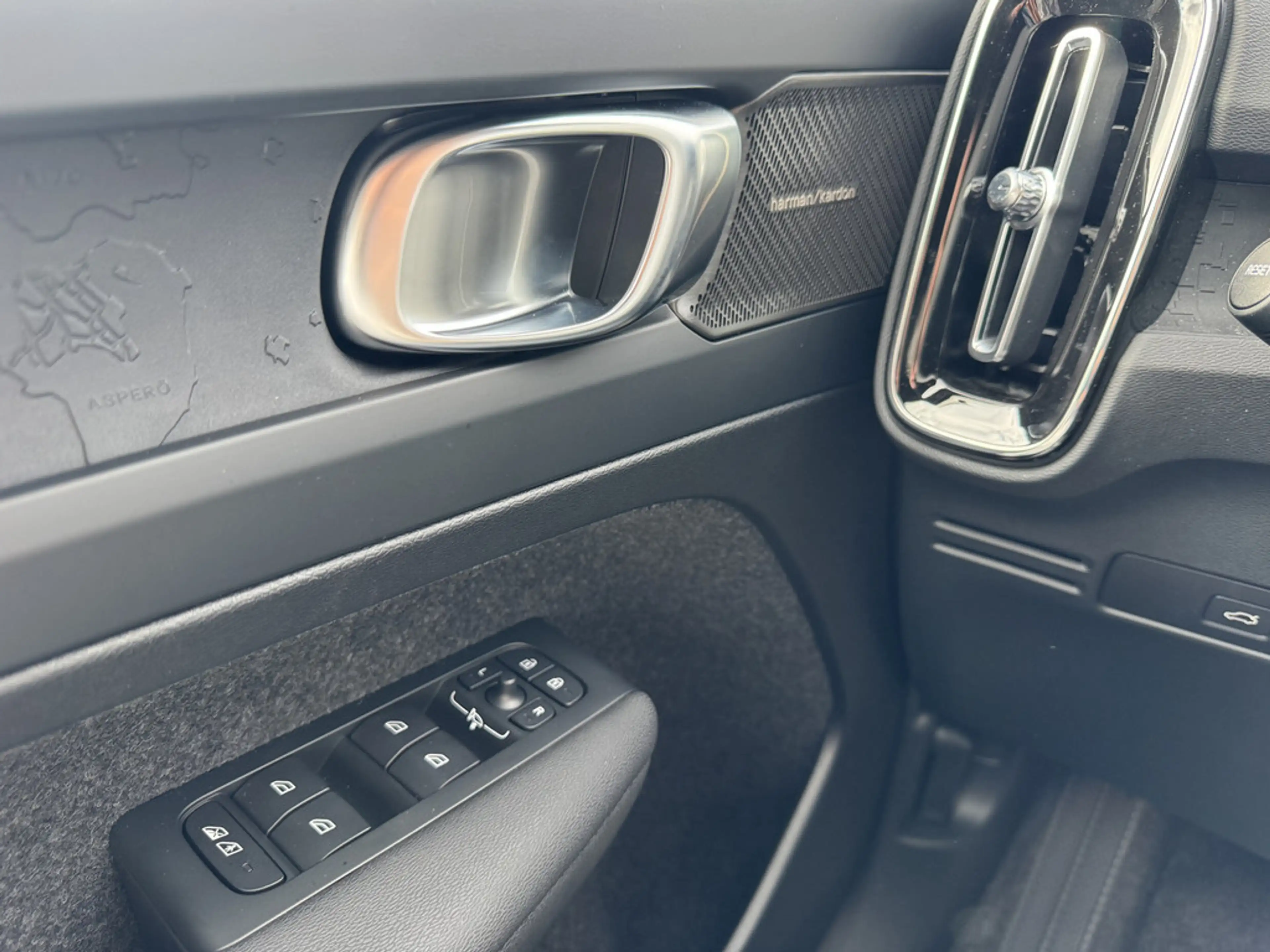 Volvo EX40 Plus, Twin Motor, Electric — photo 13