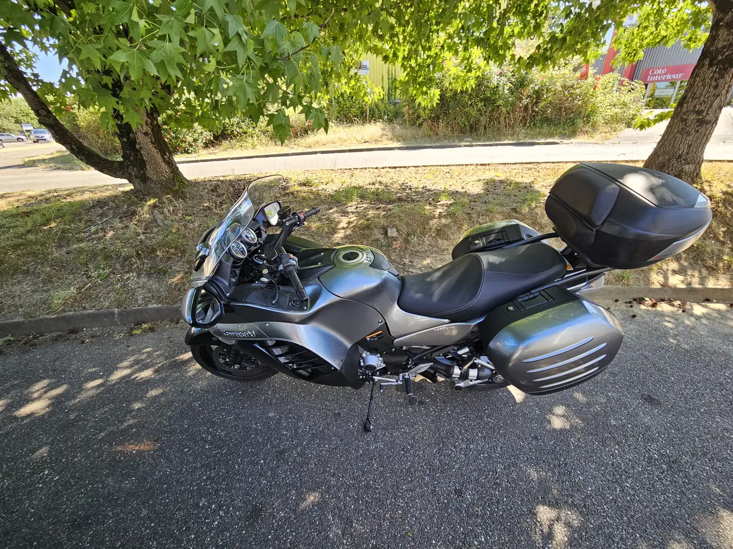 Kawasaki GTR 1400 Gris - 1