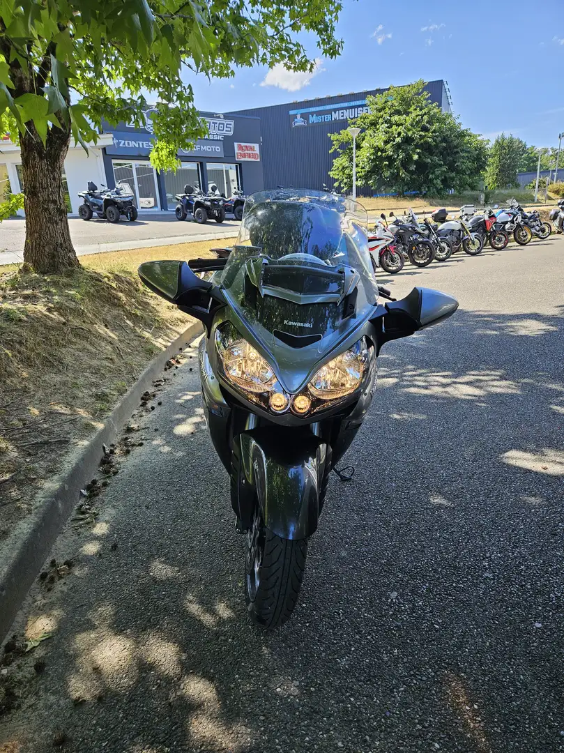 Kawasaki GTR 1400 Gris - 2