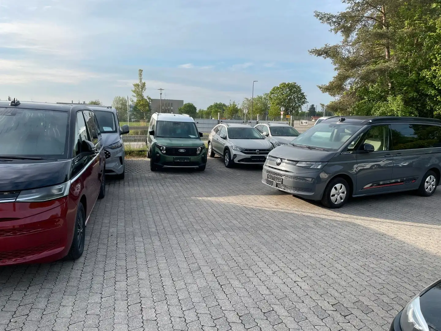 Volkswagen T7 California Beach Multivan Aufstelldach PKW 6 Grijs - 1