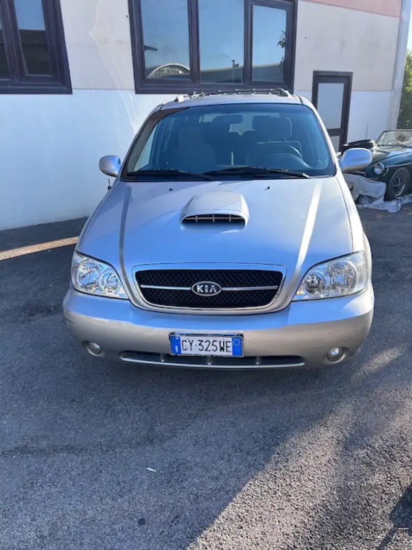 Kia Carnival 2.9 16V CRDi cat Family 6 POSTI Argento - 1