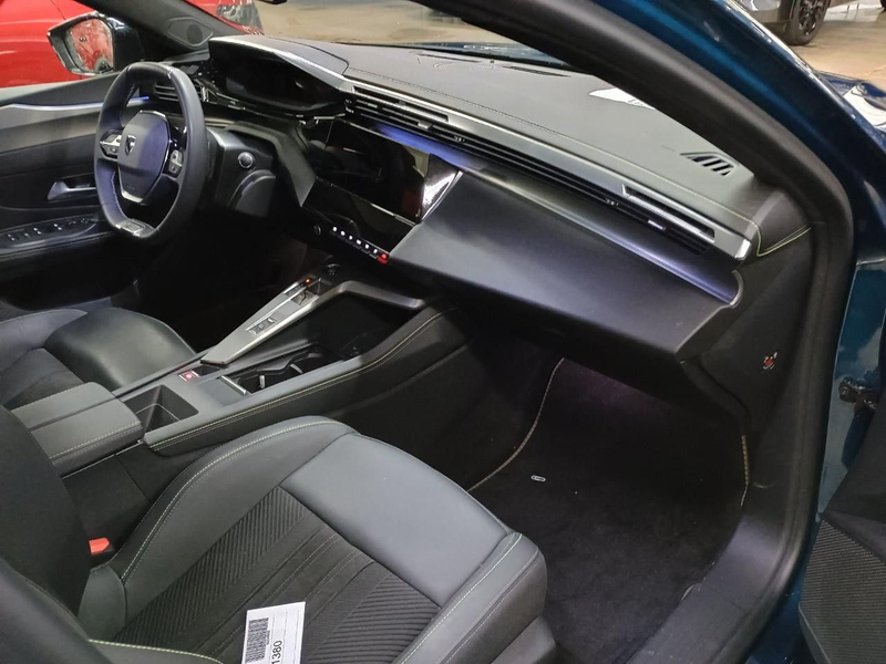 Peugeot 408 GT Plug-In Hybrid AT8 225PS*360°KAMERA*AHK* — photo 4