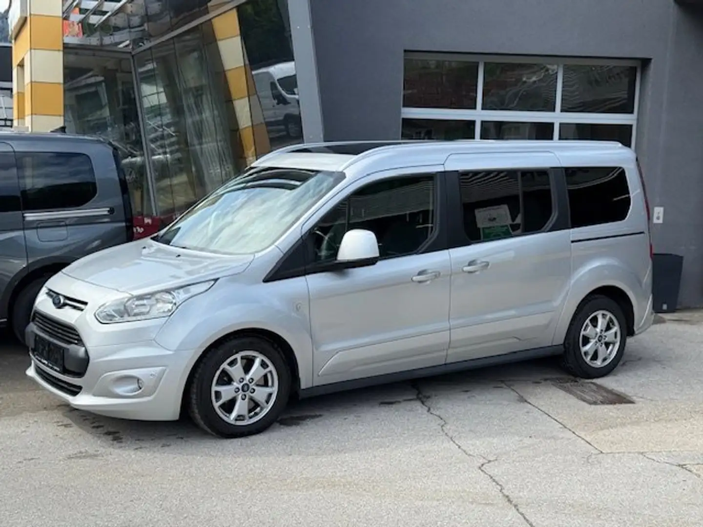 Ford Tourneo Connect Titanium Plateado - 1