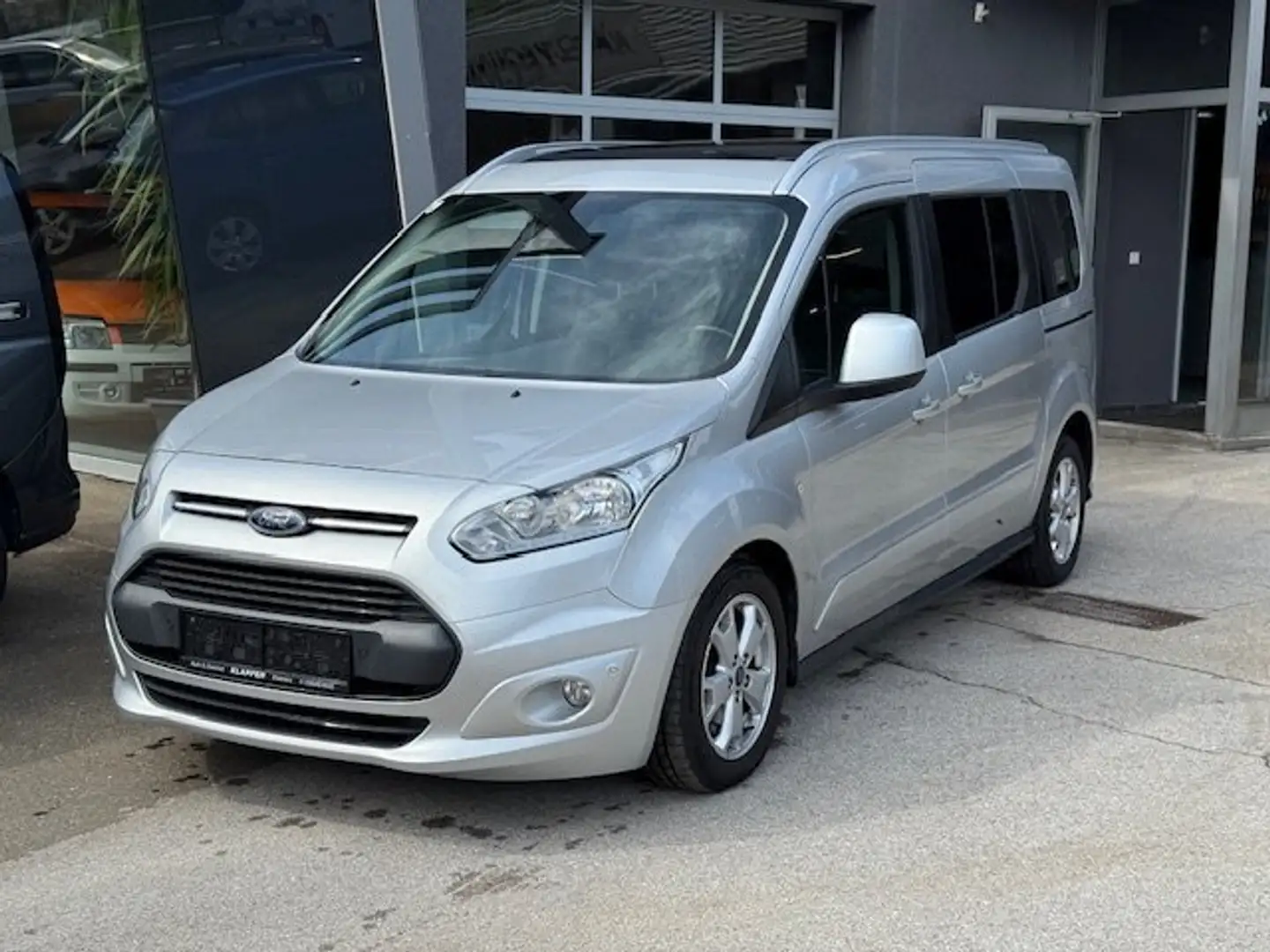 Ford Tourneo Connect Titanium Plateado - 2