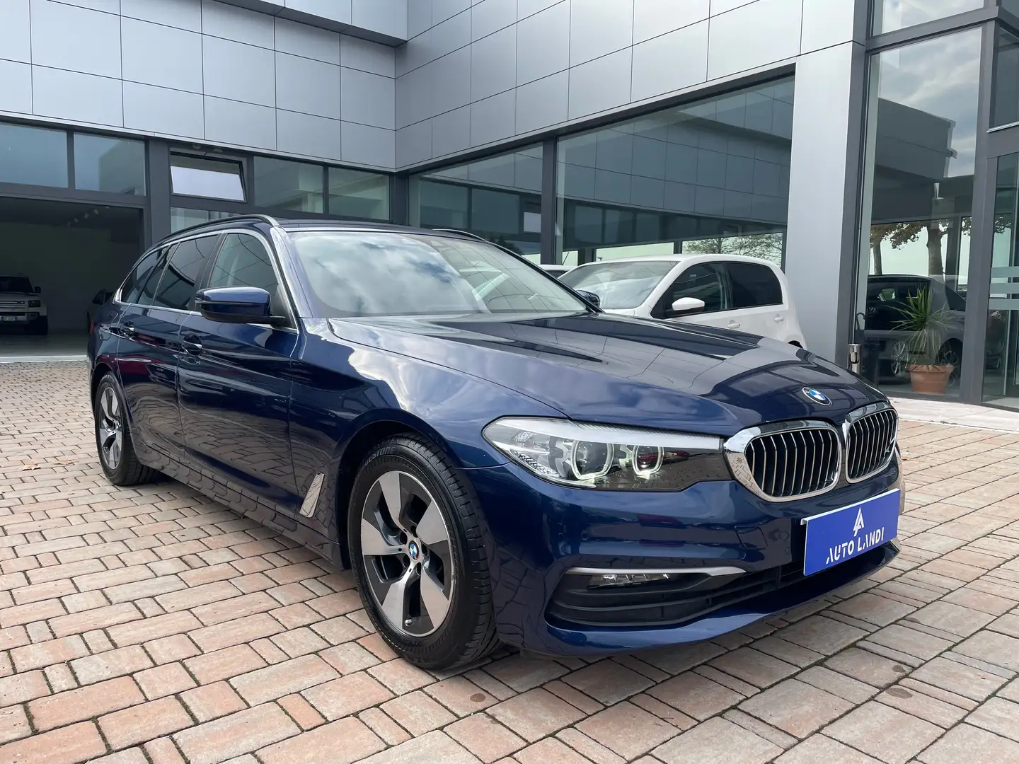 BMW 520 520d Touring mhev 48V Business auto Blu/Azzurro - 2